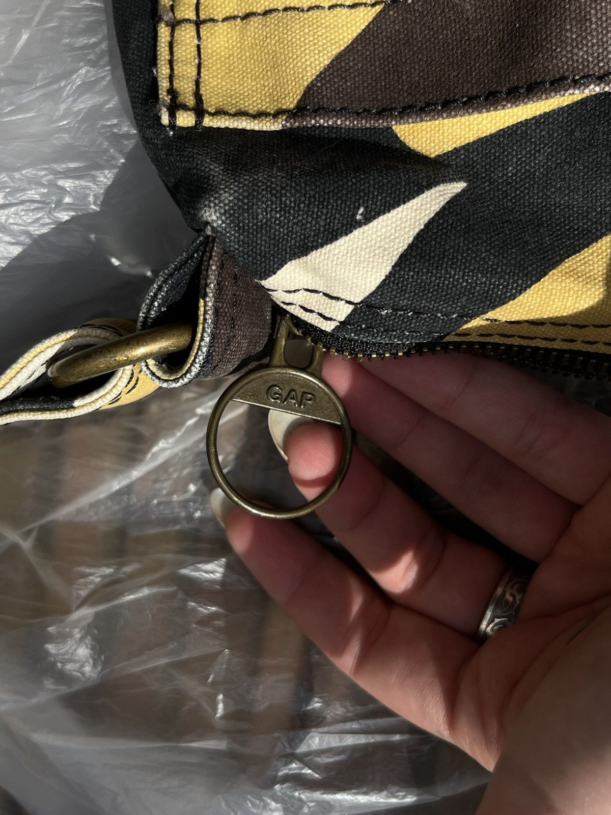 Gap × Vintage Vintage Camouflage GAP Face Bag (early 2000s) Size ONE SIZE - 2 Thumbnail