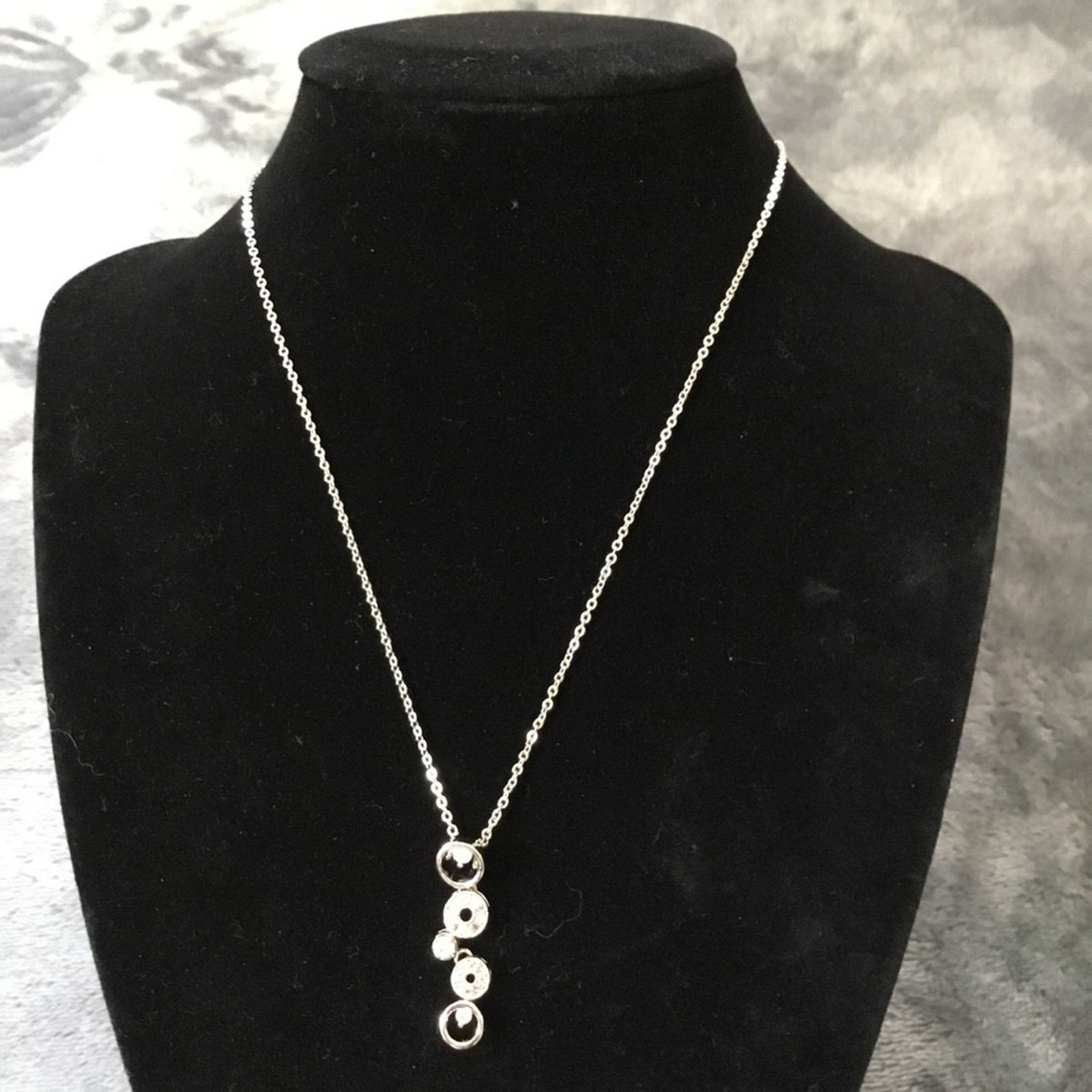 Other Sterling Silver Round Multi-Crystal Necklace Size ONE SIZE - 6 Thumbnail