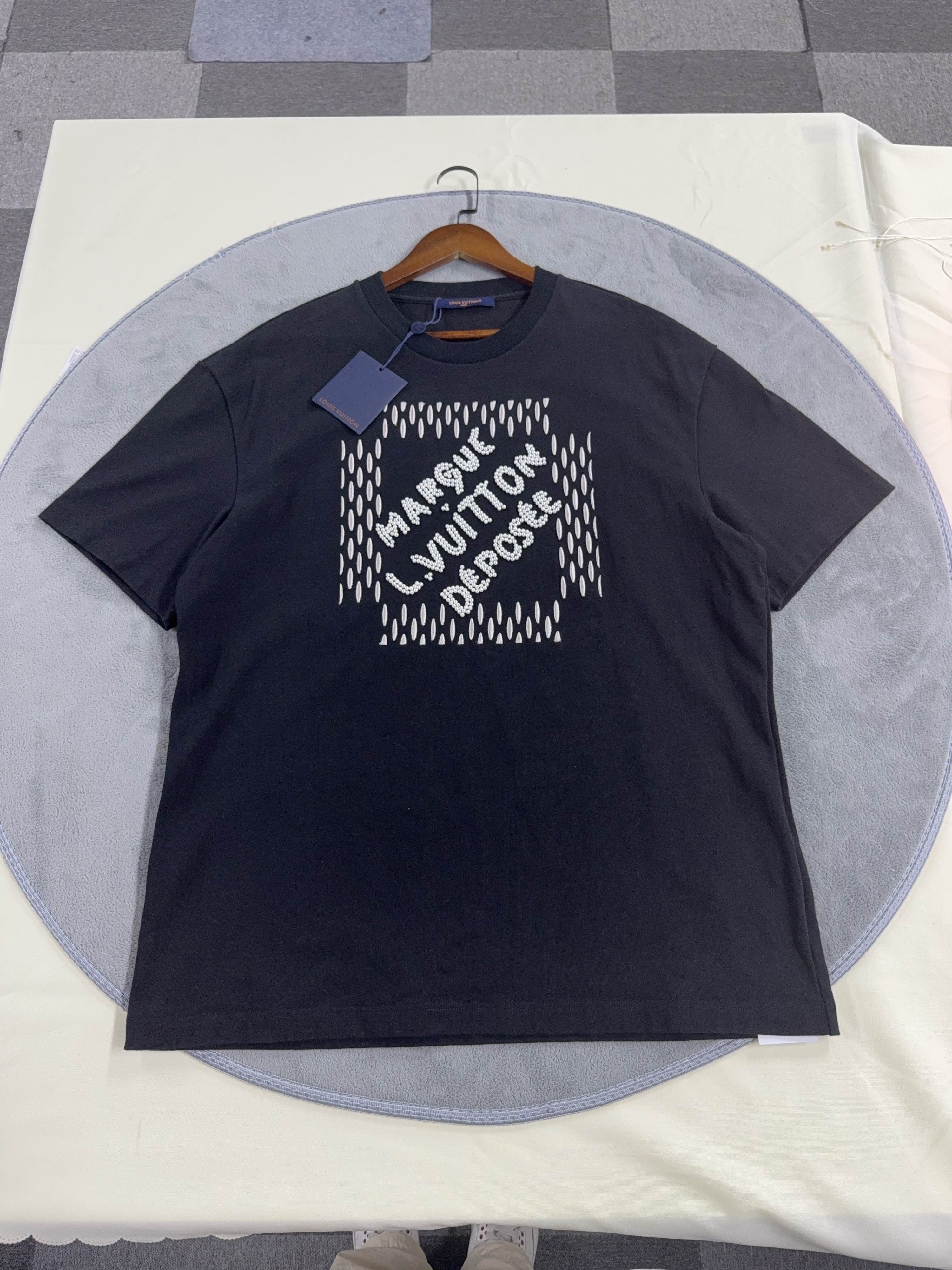 Louis Vuitton Louis Vuitton Embroidered Logo T-Shirt Size XXL Size US XXL / EU 58 / 5 - 1 Thumbnail