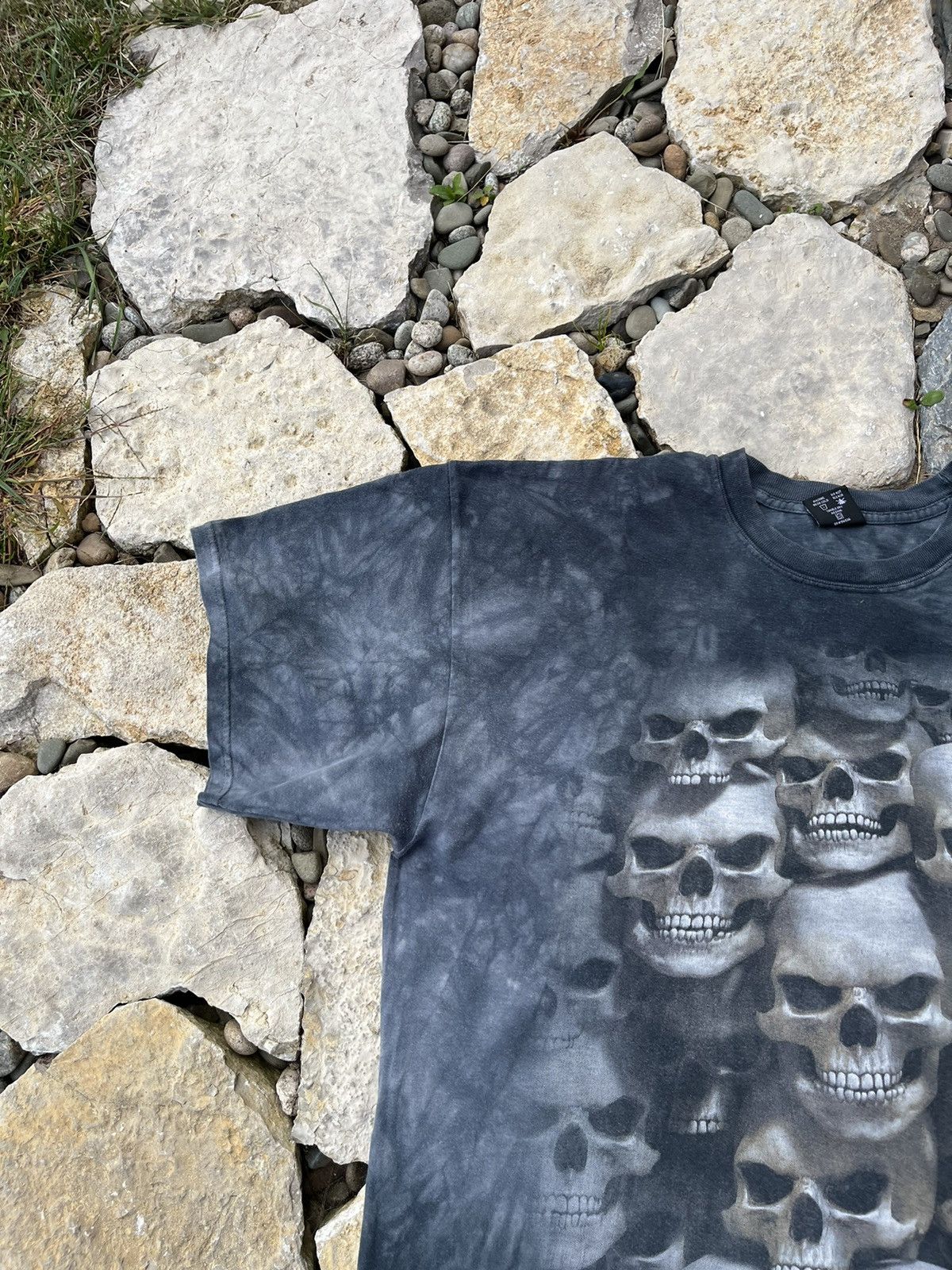 Vintage Vintage Skulbone dyed y2k skulls t-shirt tee all over print Size US XL / EU 56 / 4 - 4 Thumbnail