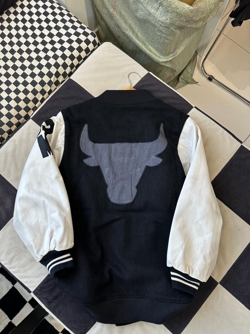 NBA NBA CHICAGO BULLS VARSITY LEATHER SLEEVE Size US M / EU 48-50 / 2 - 2 Thumbnail