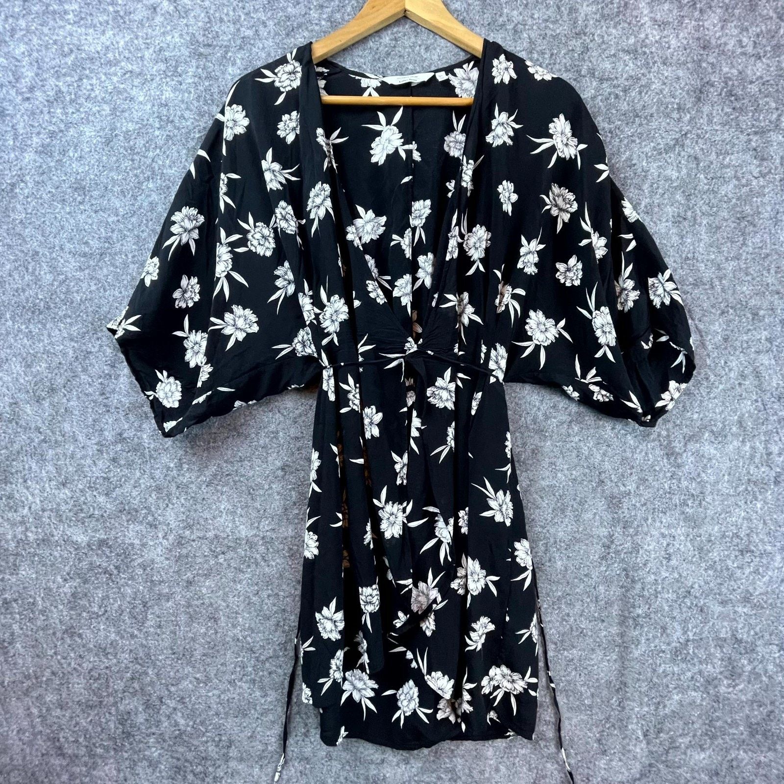 & Other Stories & Other Stories Kimono Dress Women 4 Black Floral Open Front Size S / US 4 / IT 40 - 1 Thumbnail
