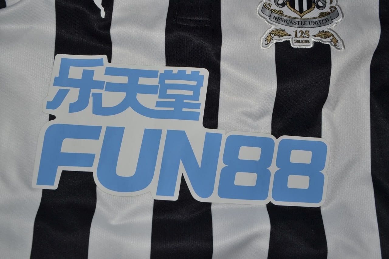 Puma Puma Newcastle United Home football shirt Jersey Size XL Size US XL / EU 56 / 4 - 5 Thumbnail