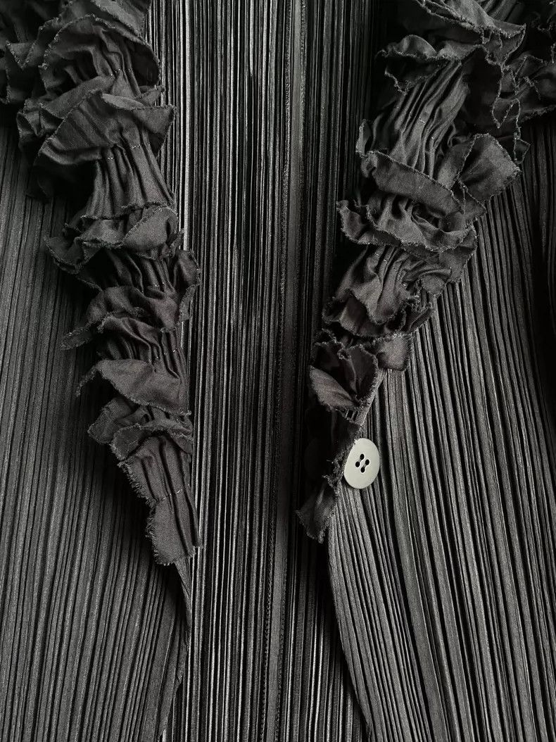 Issey Miyake Issey Miyake size:2 Black mainline coat Size M / US 6-8 / IT 42-44 - 4 Thumbnail