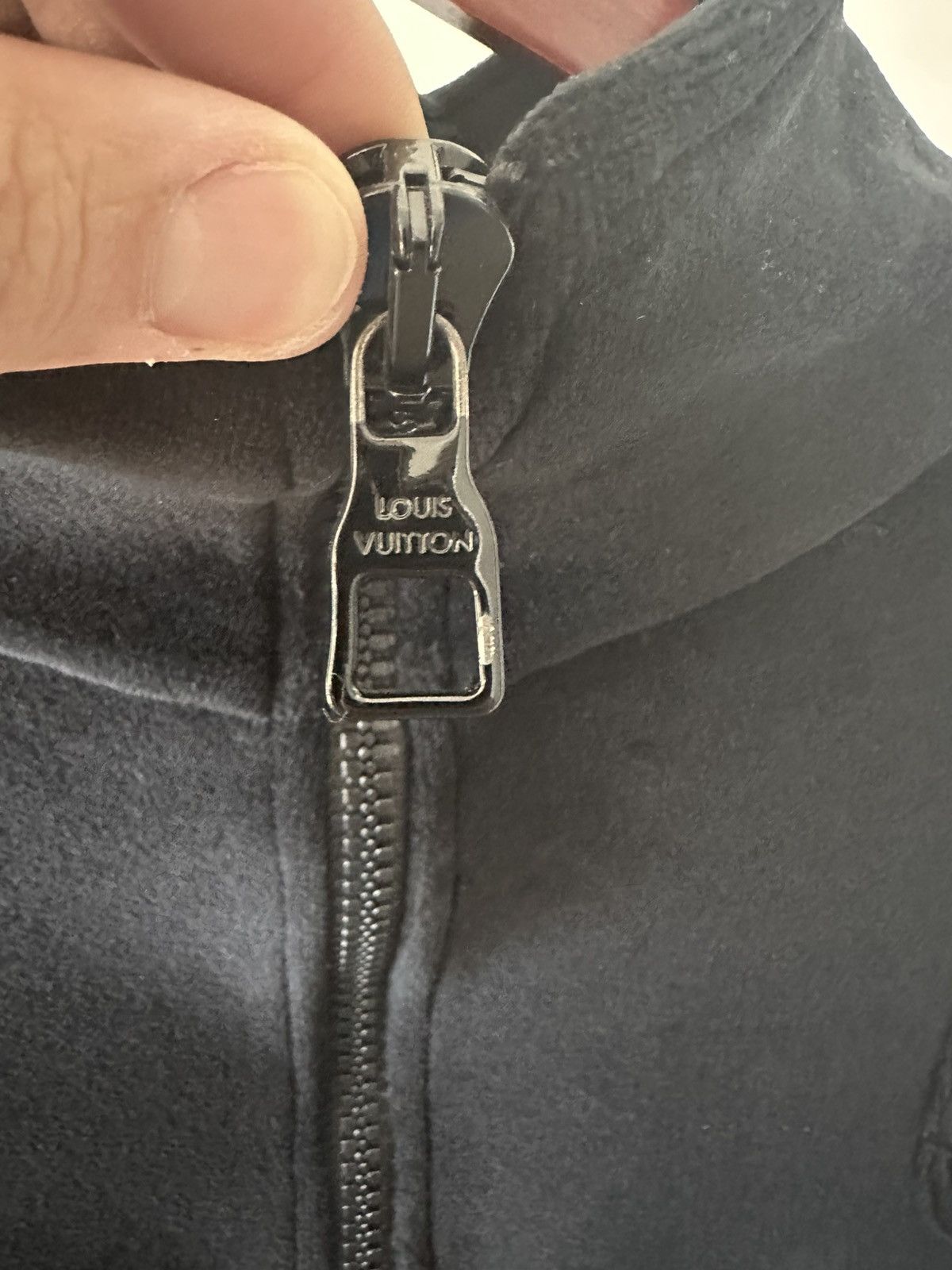 Louis Vuitton Louis Vuitton x Virgil Abloh velour cargo Quarter Zip Size US M / EU 48-50 / 2 - 4 Thumbnail