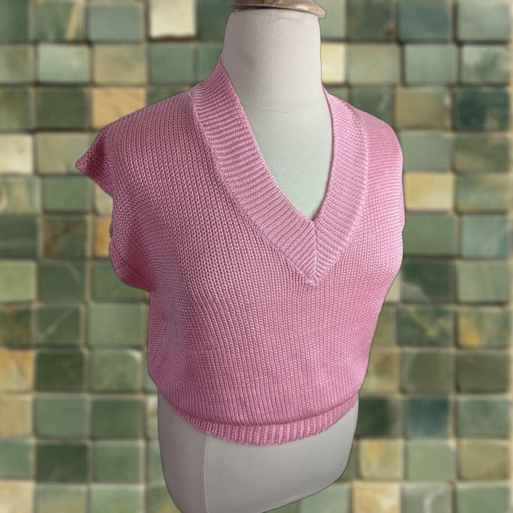Vintage VINTAGE Pink Knit Sweater Vest V Neck Cap Sleeve Size Large 14/16 S10 Regular Women Fall Winter USA 80s Fashion Vest Mens Womens Girls Boys Size L / US 10 / IT 46 - 1 Thumbnail
