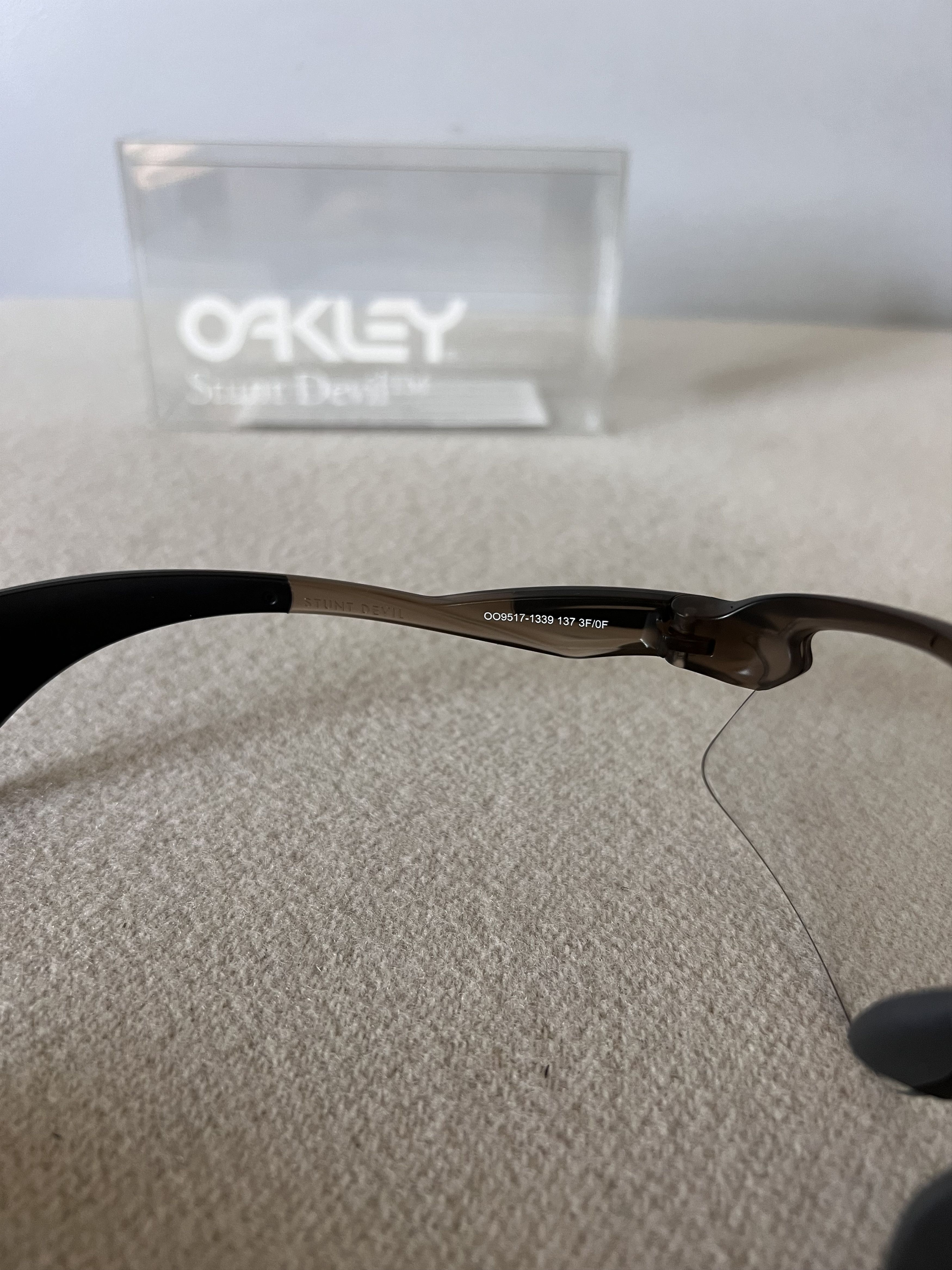 Oakley × Satisfy Satisfy Running Oakley Stunt Devil Sunglasses in Matte Brown Size ONE SIZE - 5 Thumbnail