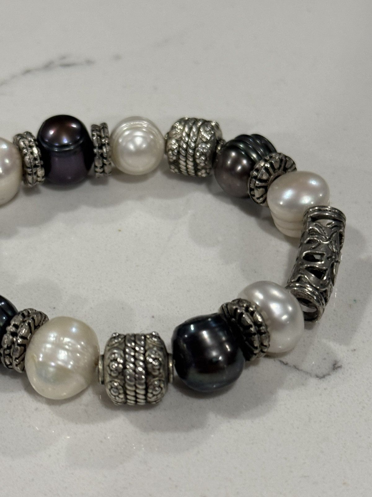 Jewelry Freshwater Pearl Bracelet Charm Black & White Pearls Size ONE SIZE - 11 Thumbnail