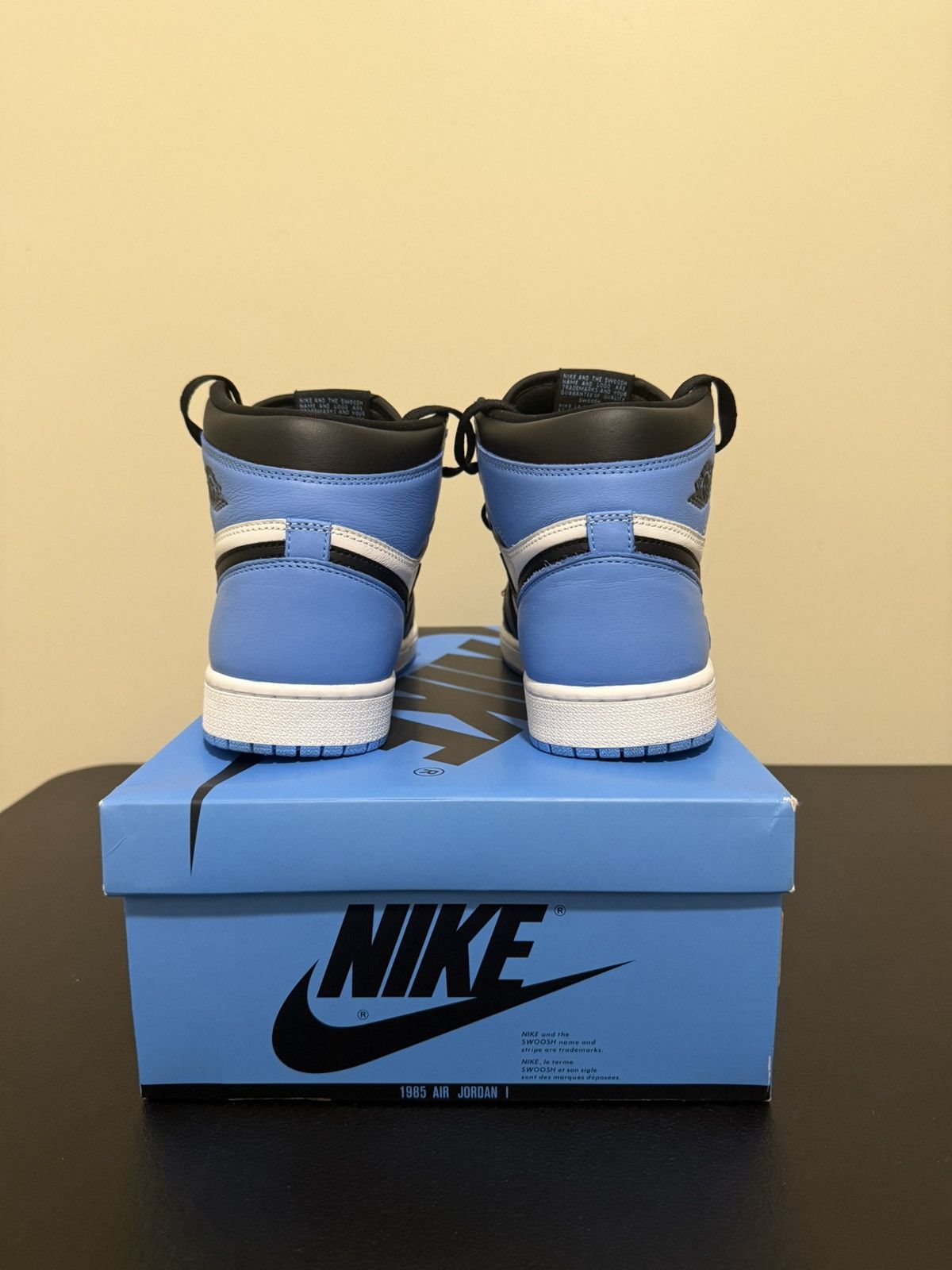 Nike Air Jordan 1 High OG University Blue Size US 8.5 / EU 41-42 - 9 Thumbnail