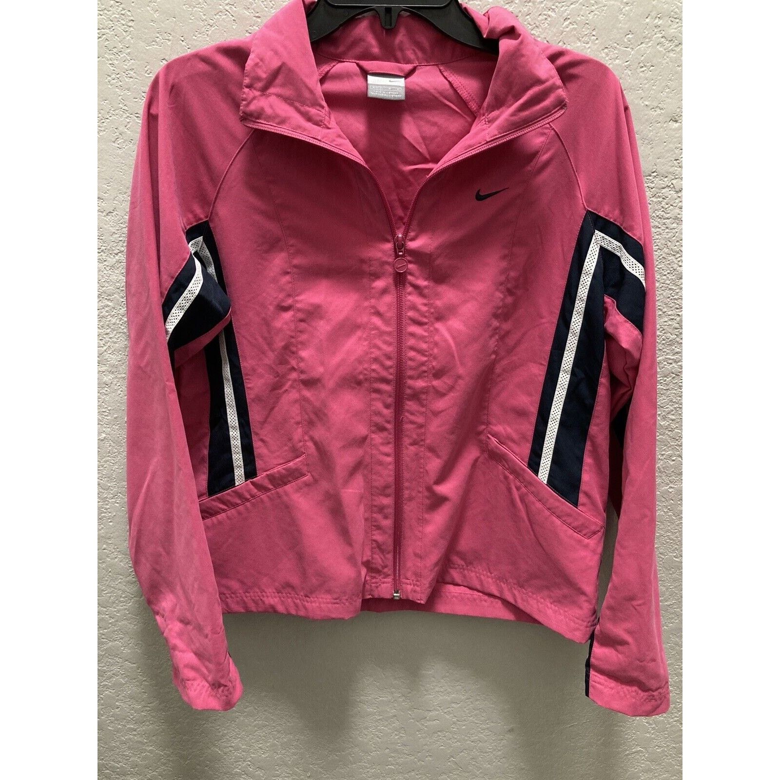 Nike Nike Windbreaker Jacket Hot Pink Athletic Women M (8-10) Size M / US 6-8 / IT 42-44 - 1 Thumbnail