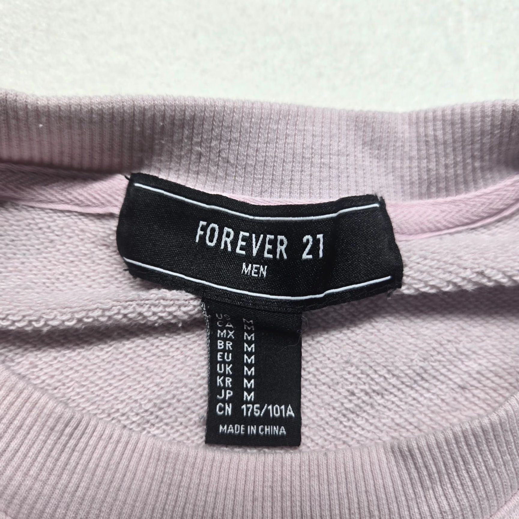 Forever 21 FOREVER 21 Paranoid Pink Retro Funny Polaroid Vintage Joke Camera Logo Gift Sweater Medium Mens Shirt Size US M / EU 48-50 / 2 - 3 Thumbnail