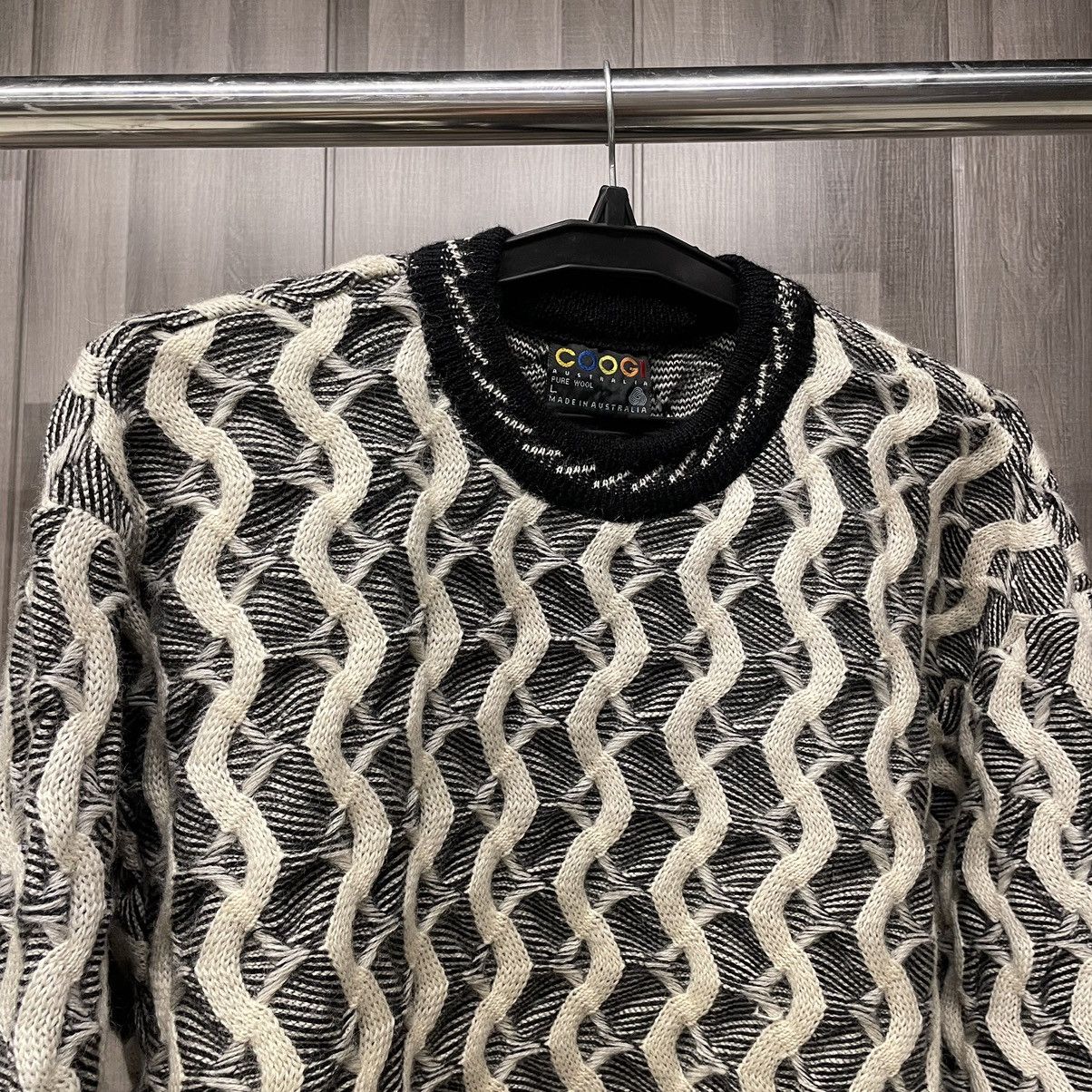 Coogi Vintage Coogi Australia Wavy Pattern 3D Knit Wool Sweater Size US L / EU 52-54 / 3 - 6 Thumbnail