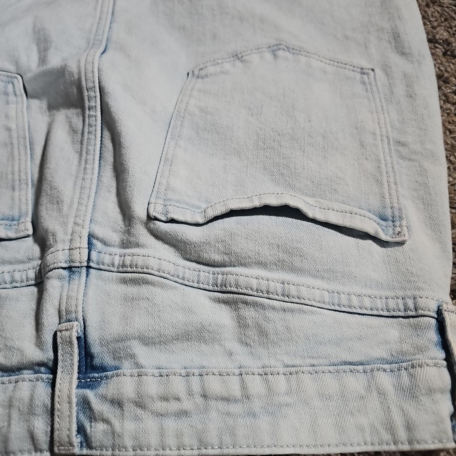 Old Navy Old Navy Sz 12 Jean Cutoff Skirt Size 34" / US 12 / IT 48 - 8 Thumbnail