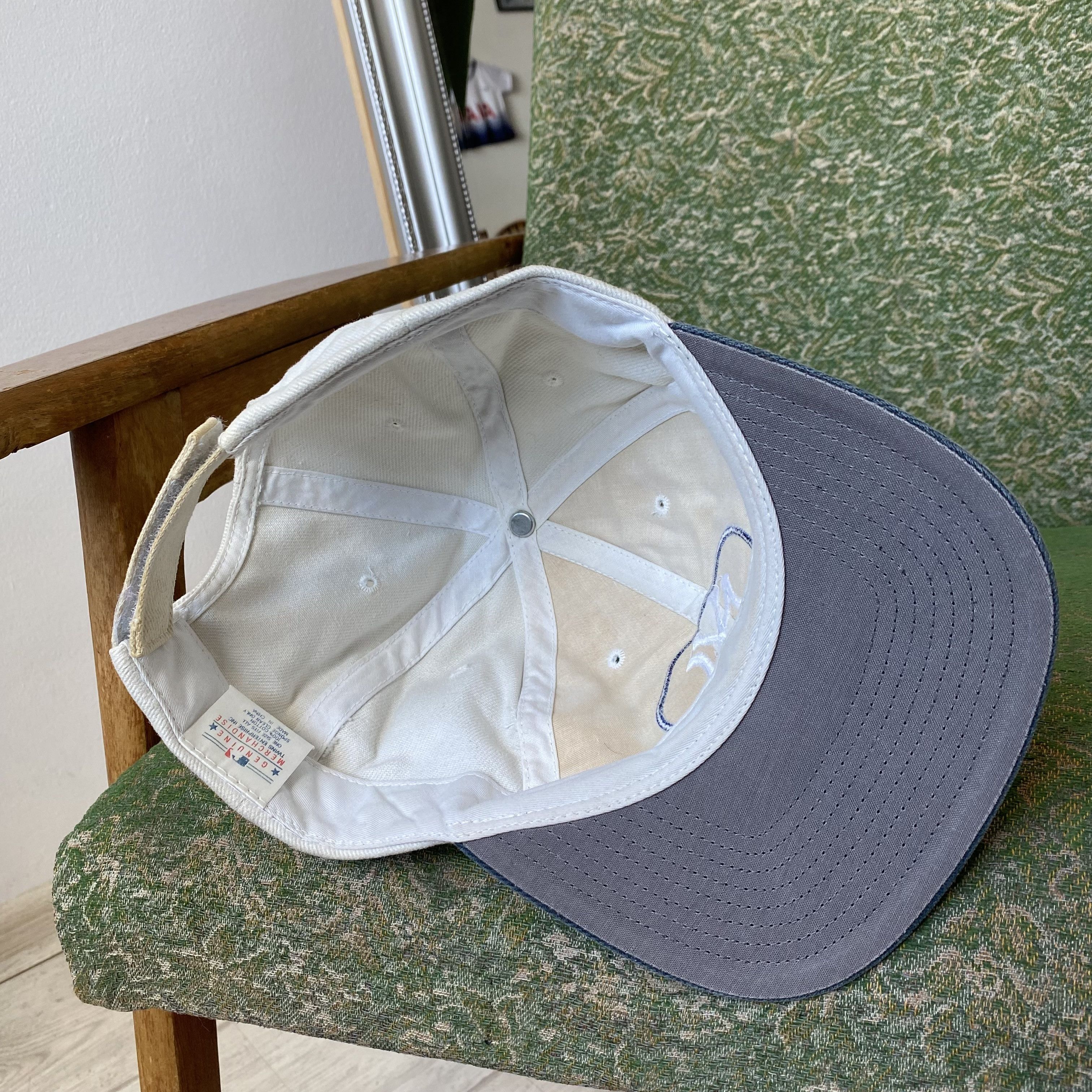 New York Yankees ⚾️ Vintage 90s Faded New York Yankees cap Dad hat Size ONE SIZE - 6 Thumbnail