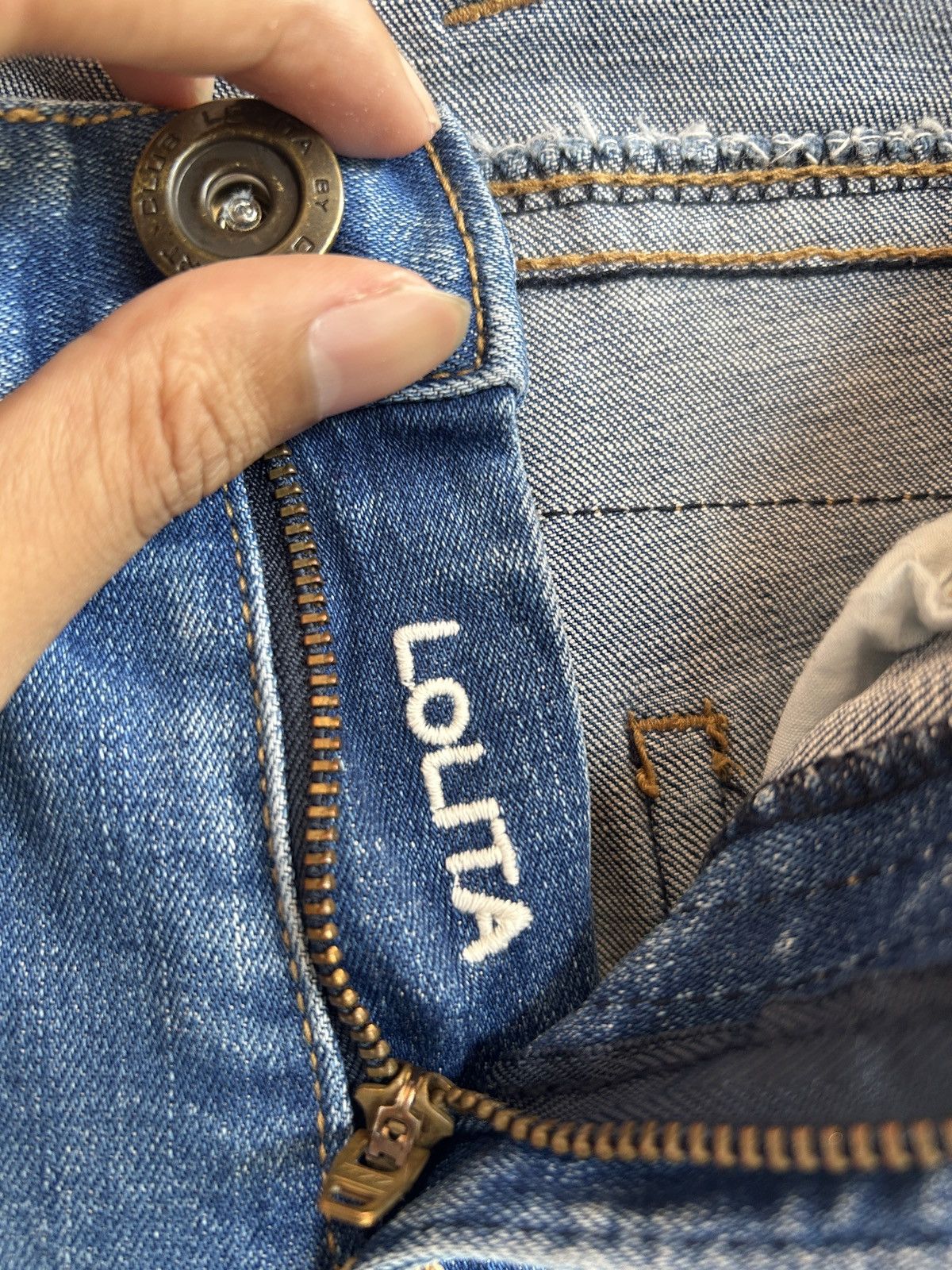 Japanese Brand Distressed Yoshitomo Nara X Lolita Cross Low Rise Jeans Size US 29 - 16 Thumbnail