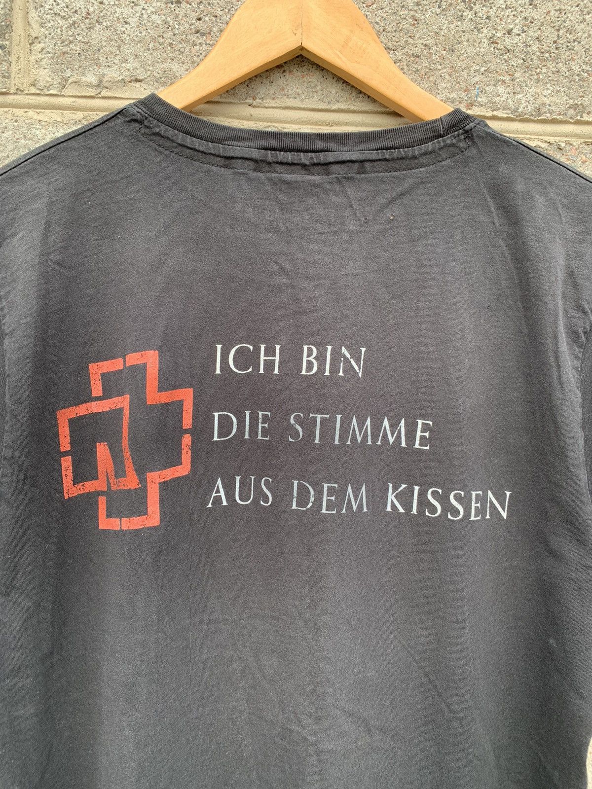 Band Tees × Vintage Vintage Rammstein Mein Herz Brennt Hardcore Metal Tee Size US L / EU 52-54 / 3 - 8 Thumbnail