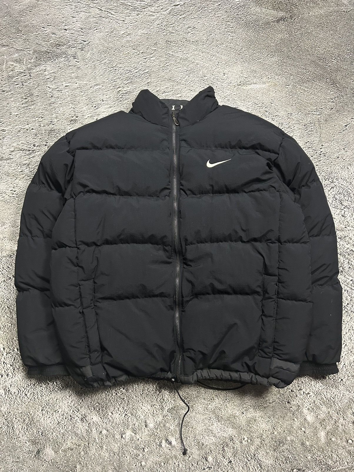 Nike × Vintage Nike black puffer jacket big logo reversible vintage 90s Size US L / EU 52-54 / 3 - 3 Thumbnail
