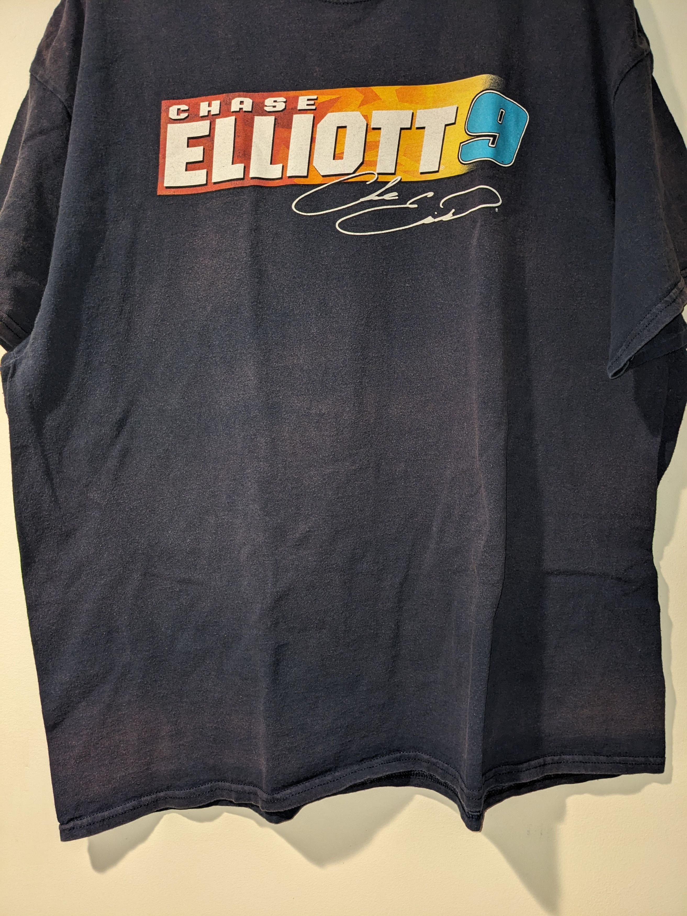 NASCAR Vintage 2010s Chase Elliott Nascar Chase Authentic T-Shirt Size US XXL / EU 58 / 5 - 11 Thumbnail
