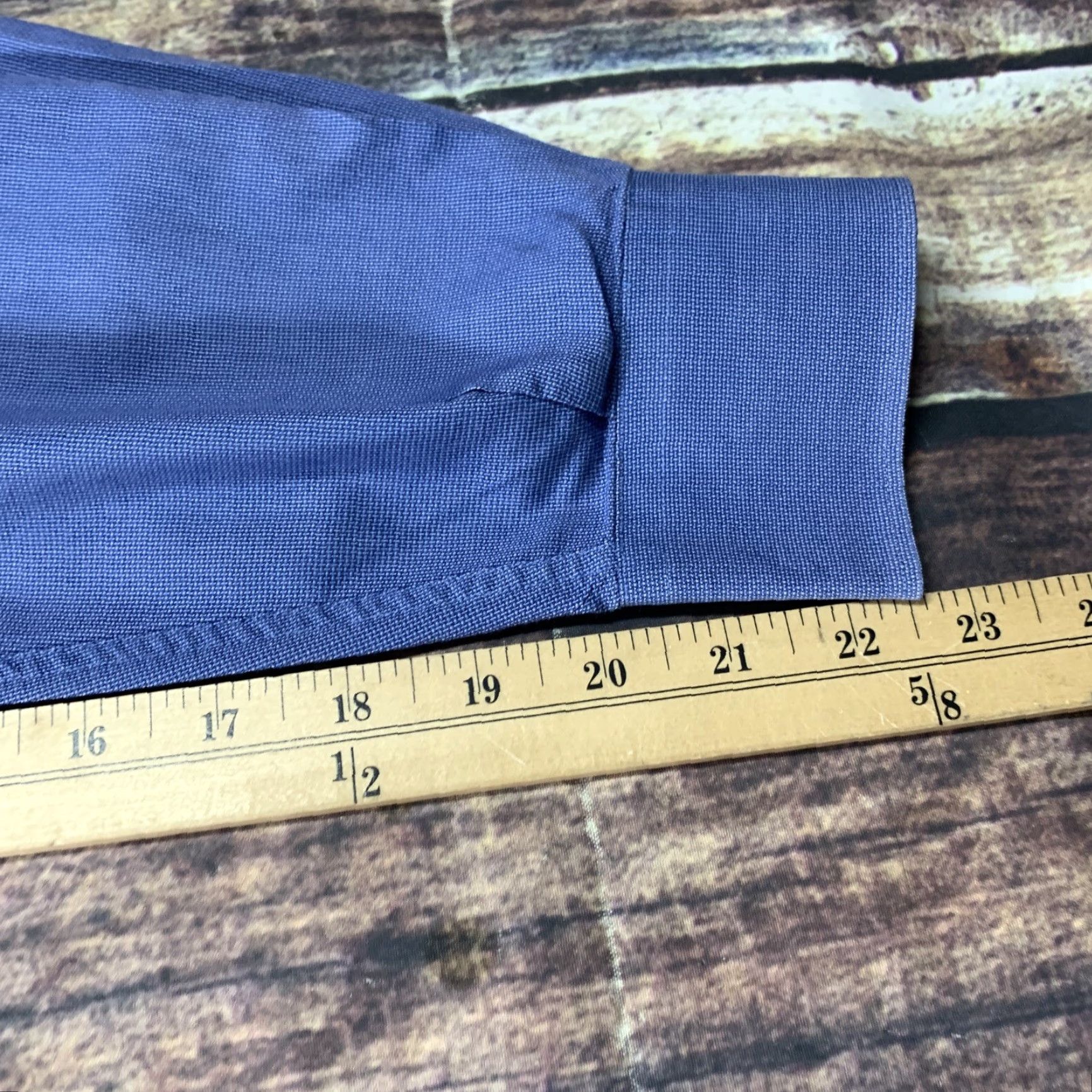 Liz Claiborne Claiborne Shirt Mens XL Long Sleeve Button-Up Blue Casual Dress Neck 17" Size US XL / EU 56 / 4 - 7 Thumbnail