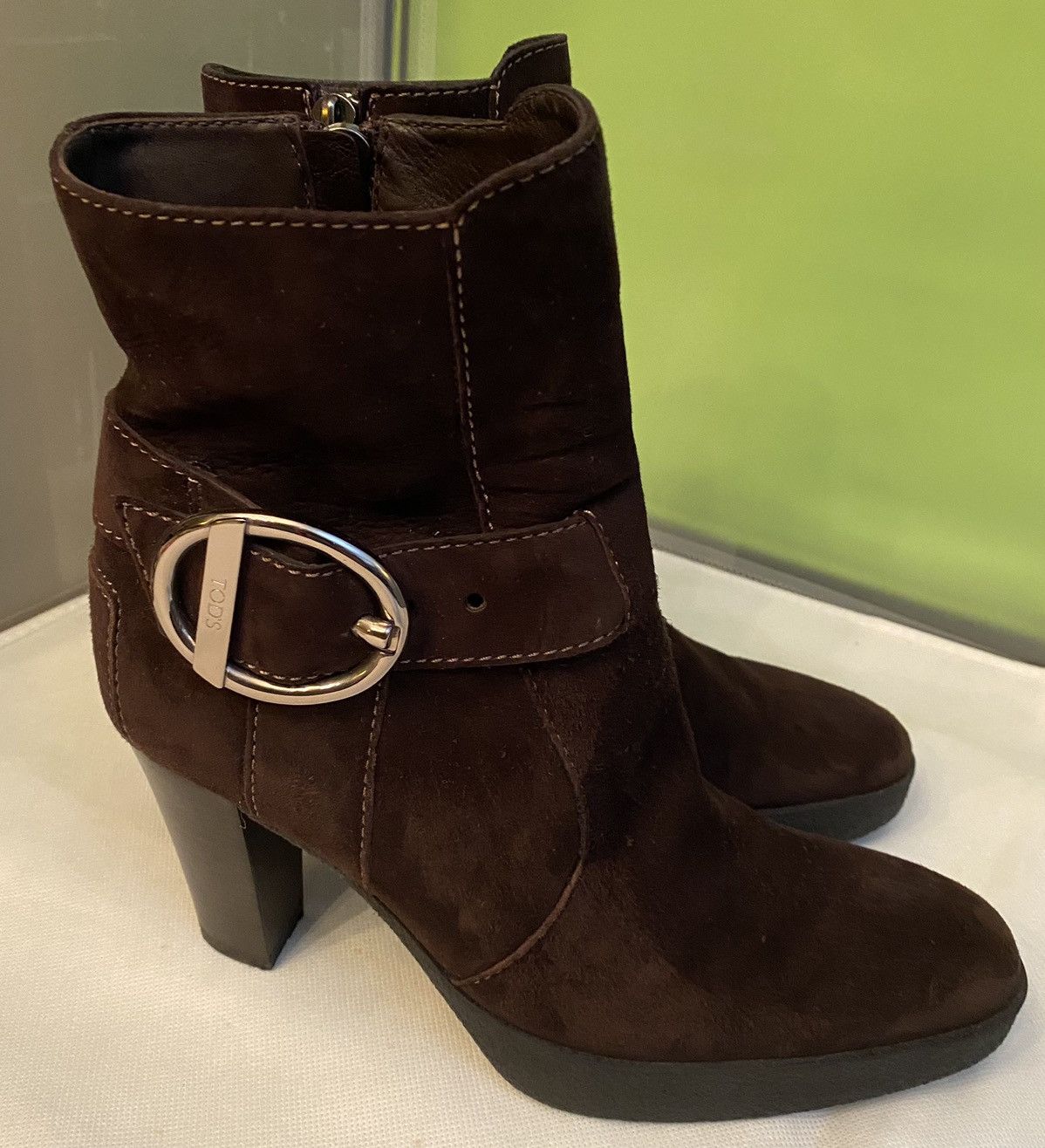 Tod's Tod’s 🇮🇹 brown suede medallion buckled ankle boots 6 UK VGC Size US 8.5 / IT 38.5 - 14 Thumbnail