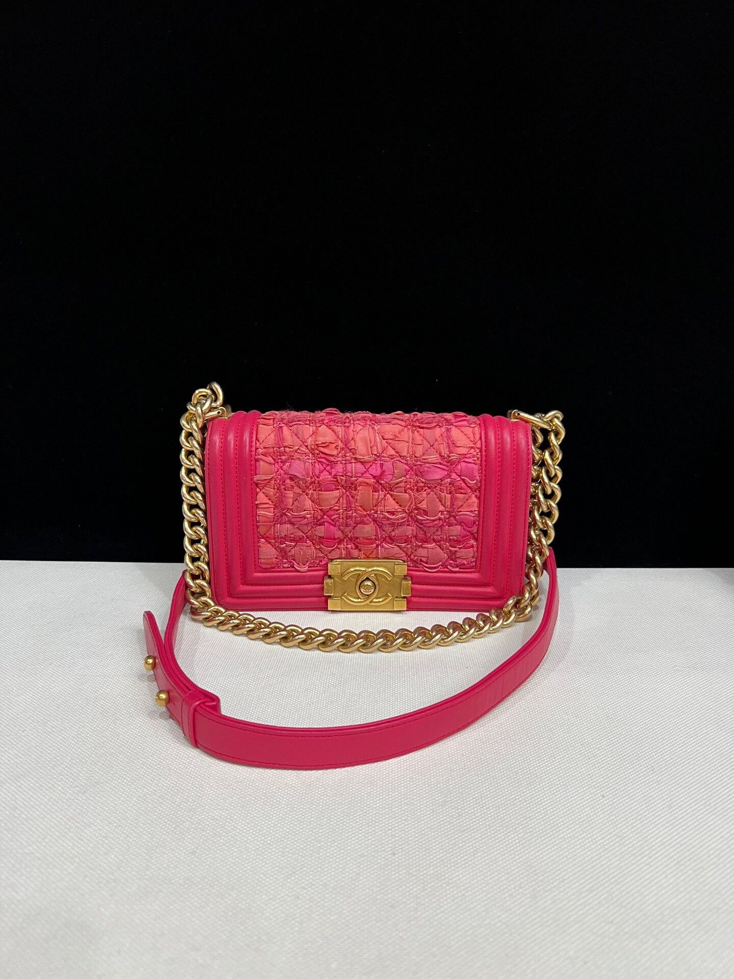 Chanel Pre-loved Bag Very good condition Size ONE SIZE - 1 Thumbnail