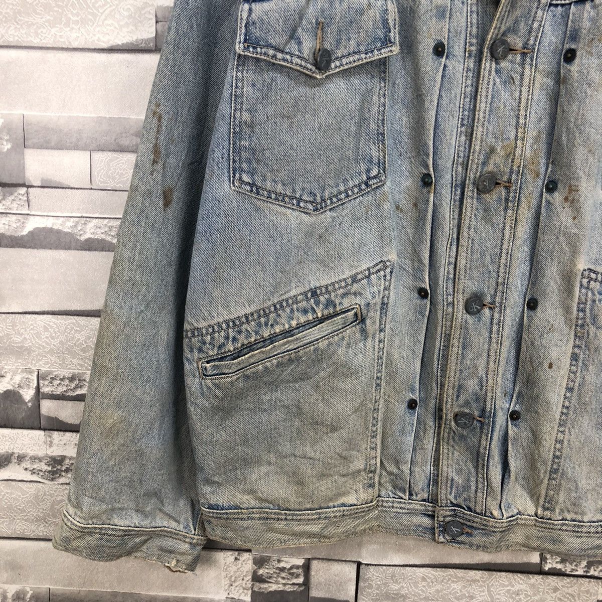 Calvin Klein Calvin Klein Distressred Denim Jacket Tupe 3 Size US XL / EU 56 / 4 - 5 Thumbnail