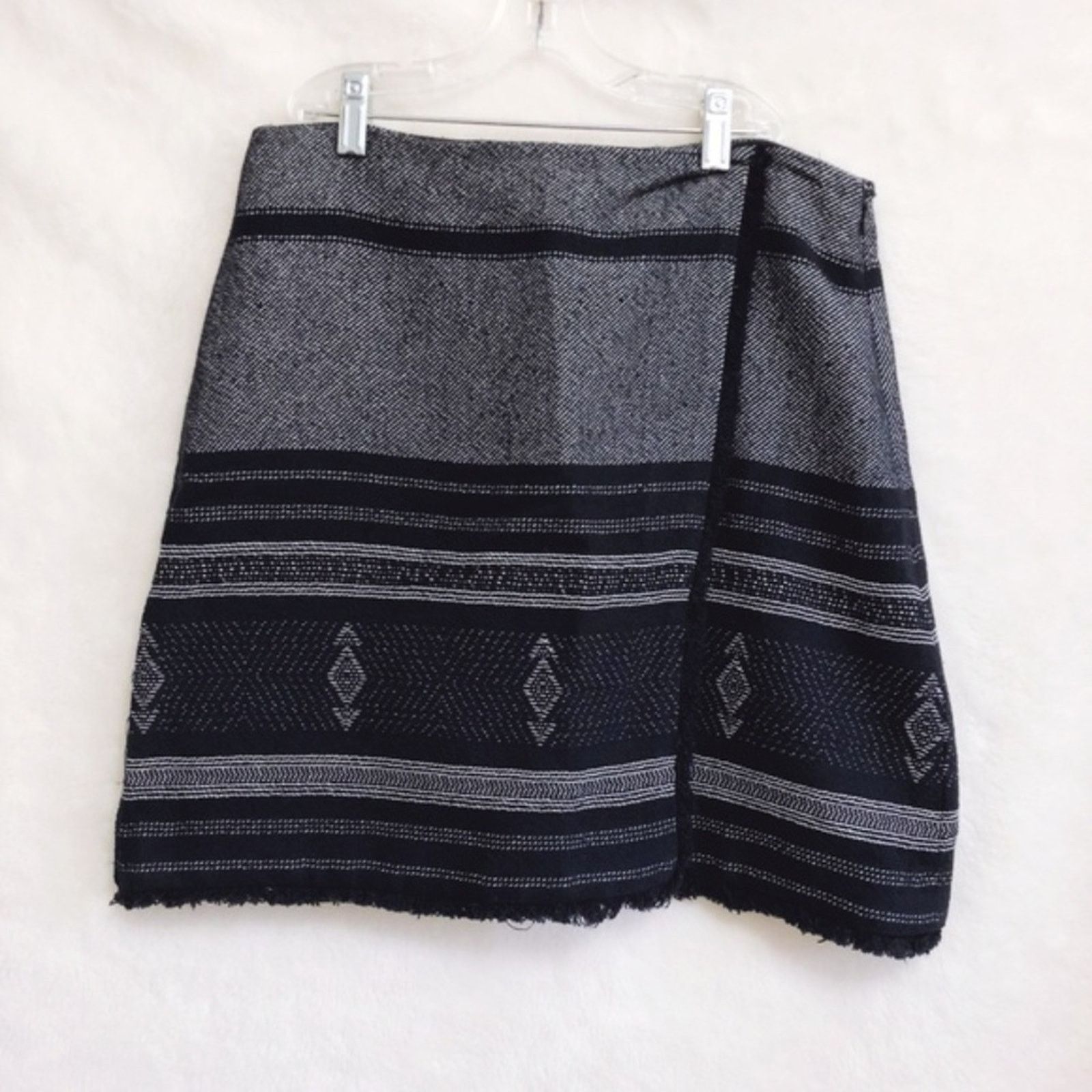 Loft LOFT Blue Blanket Jacquard Wrap Skirt Size 28" / US 6 / IT 42 - 1 Thumbnail
