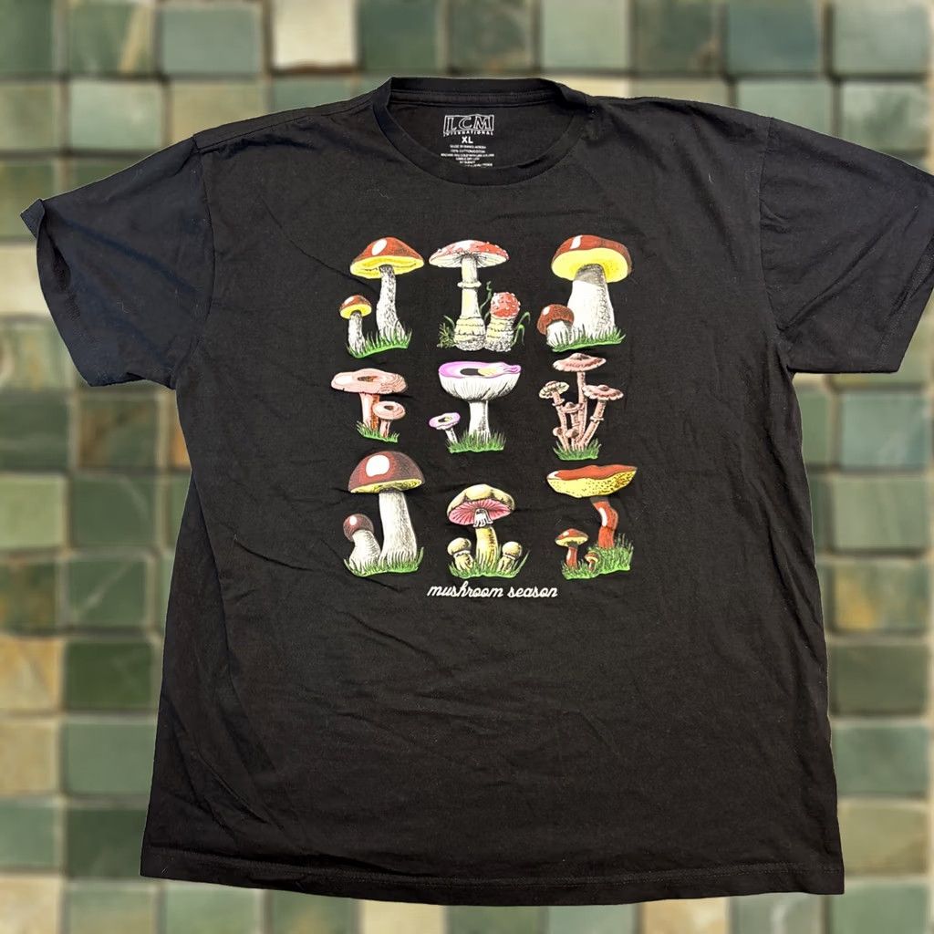 Vintage Poisonous Mushroom Season Funny Fungi Mycology Foraging T-Shirt XL NWOT Unisex Adults Black Cotton Short Sleeve Graphic Print Modern Trending 2020s Size US XL / EU 56 / 4 - 1 Thumbnail