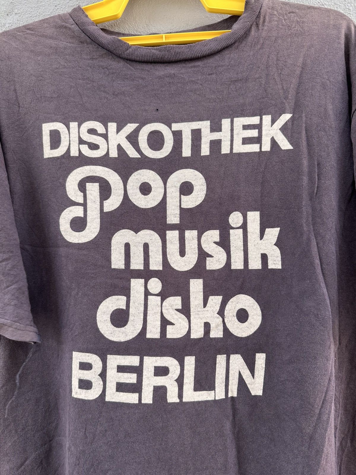 Journal Standard Thrashed Diskothek Pop Musik Disco Berlin Angebote Grunge T Size US L / EU 52-54 / 3 - 3 Thumbnail