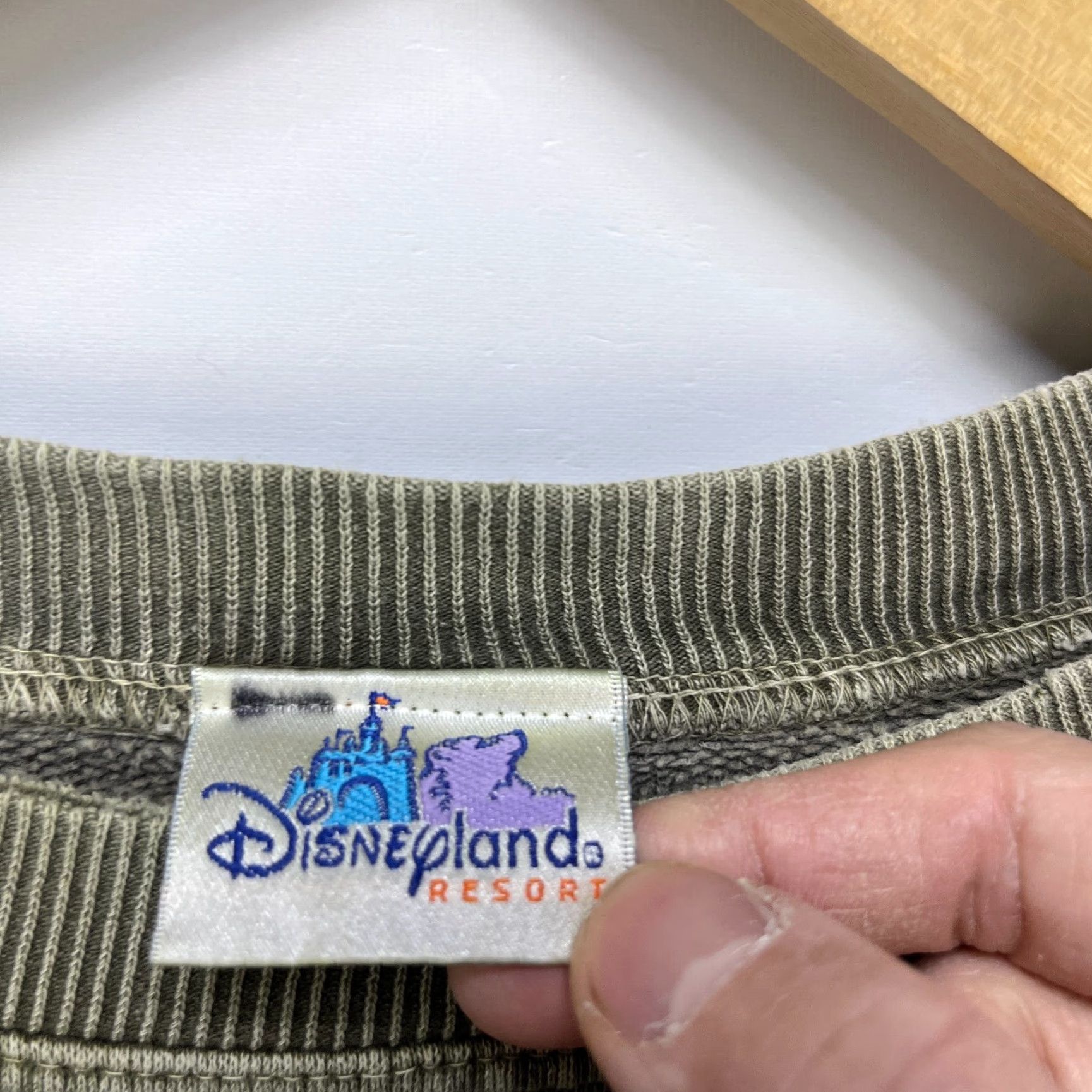 Disney VINTAGE Disney Sweatshirt Tigger Winnie the Pooh Disneyland XL Green Mens 90s Decade Shirt Pullover Size US XL / EU 56 / 4 - 4 Thumbnail