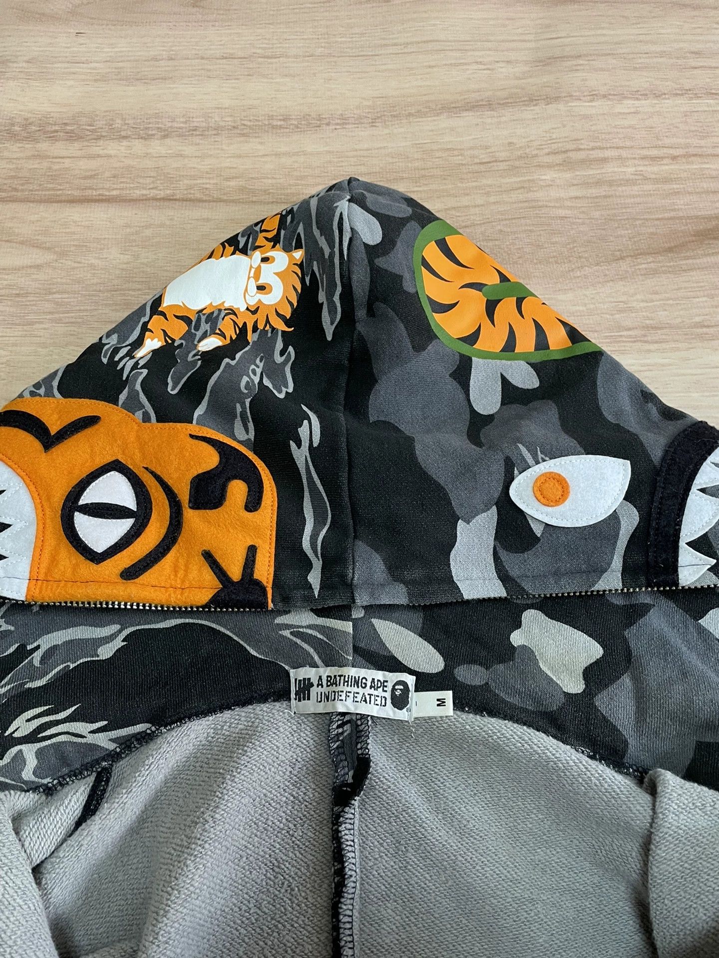 Bape BAPE x Undefeated Shark Tiger Camo Black Hoodie M Size US M / EU 48-50 / 2 - 6 Thumbnail