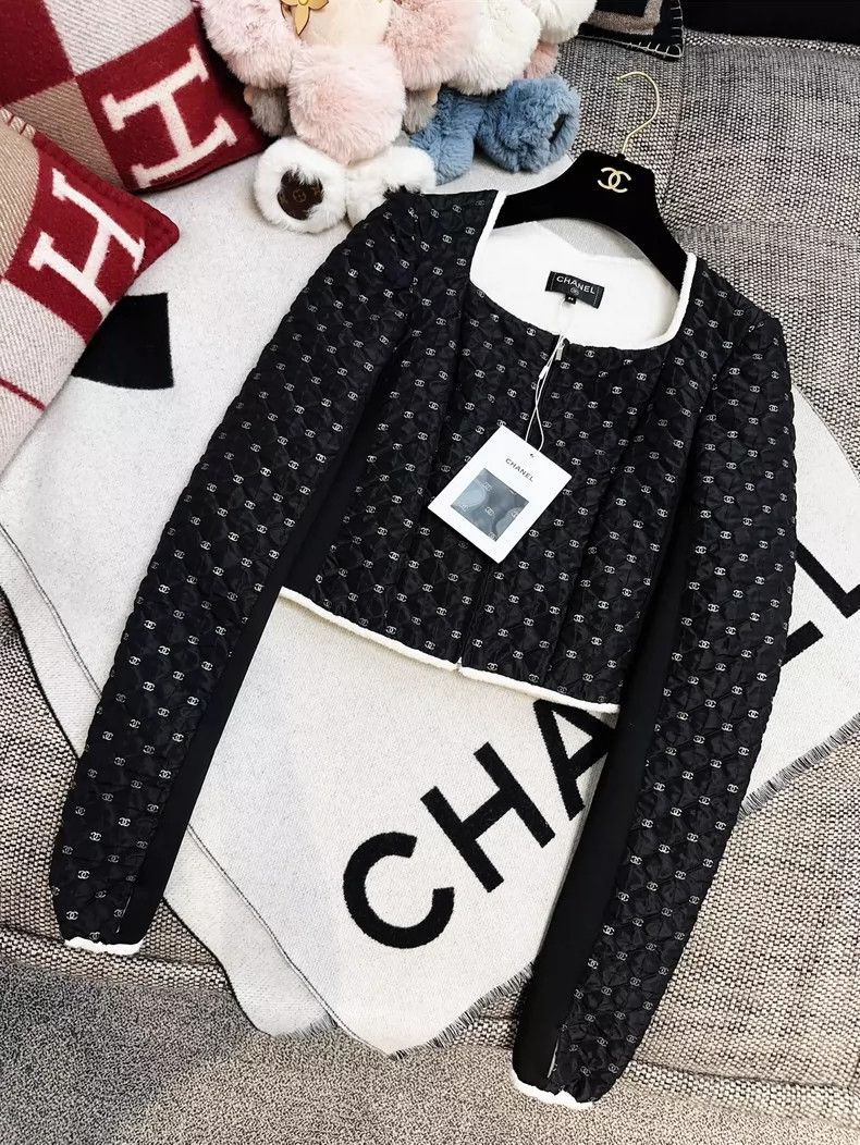 Chanel Chanel Black embroidered double C square collar long-sleev Size XXS / US 00 / IT 34 - 1 Thumbnail