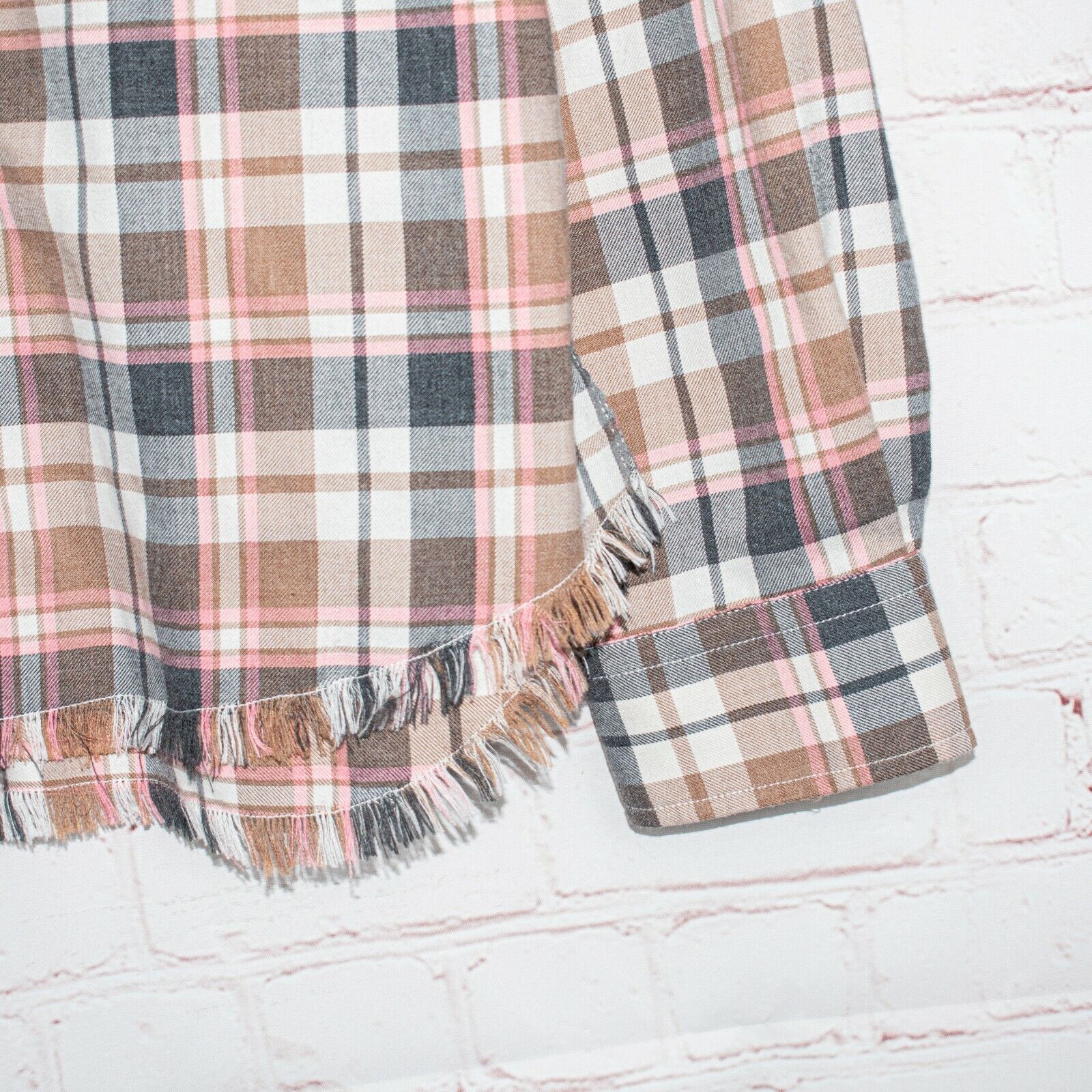 Flannel × Frame FRAME Denim reg fit Fray Hem Button up Flannel Shirt Gray Size US M / EU 48-50 / 2 - 4 Thumbnail