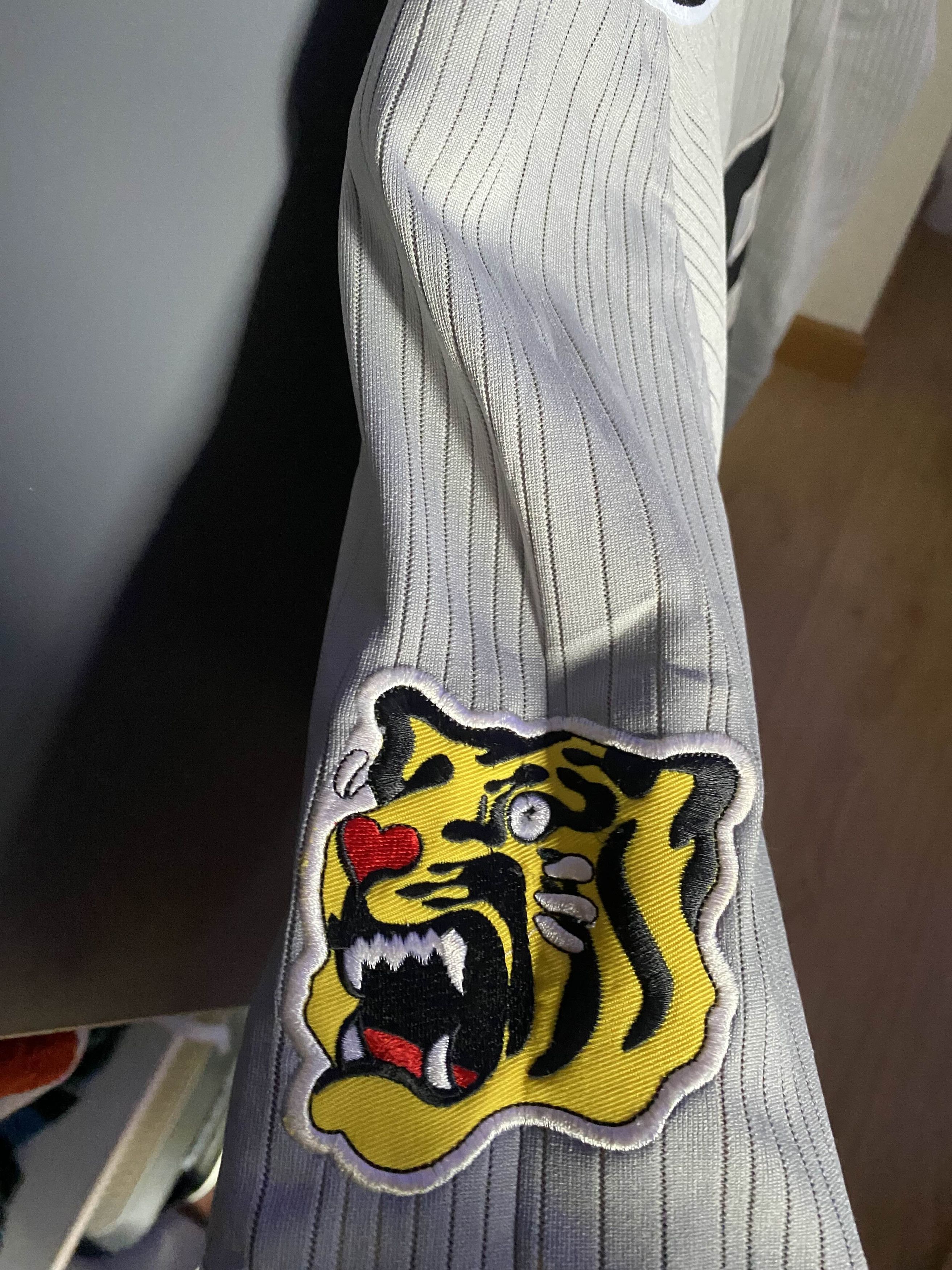 Tiger Woods Vintage Authentic Official Baseball Hanshin Tigers #29 Size US L / EU 52-54 / 3 - 3 Thumbnail