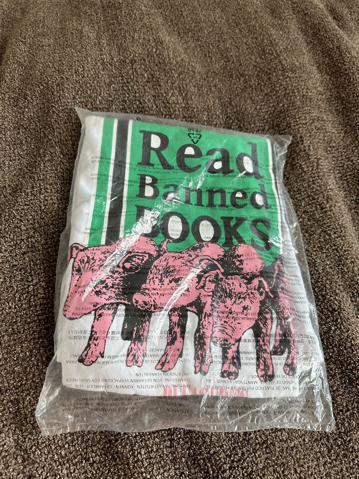 Pleasures Pleasures “Read Banned Books” Tee Size US XL / EU 56 / 4 - 2 Thumbnail