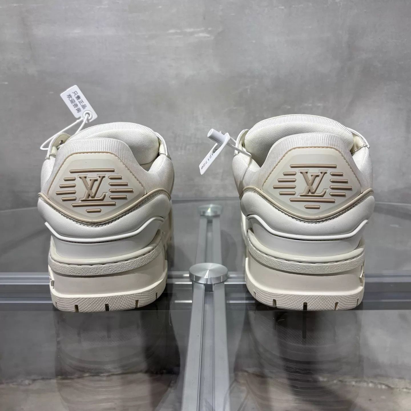 Louis Vuitton LV Cream Trainer Maxi UK8 42 New box tried on Size US 9 / EU 42 - 6 Thumbnail