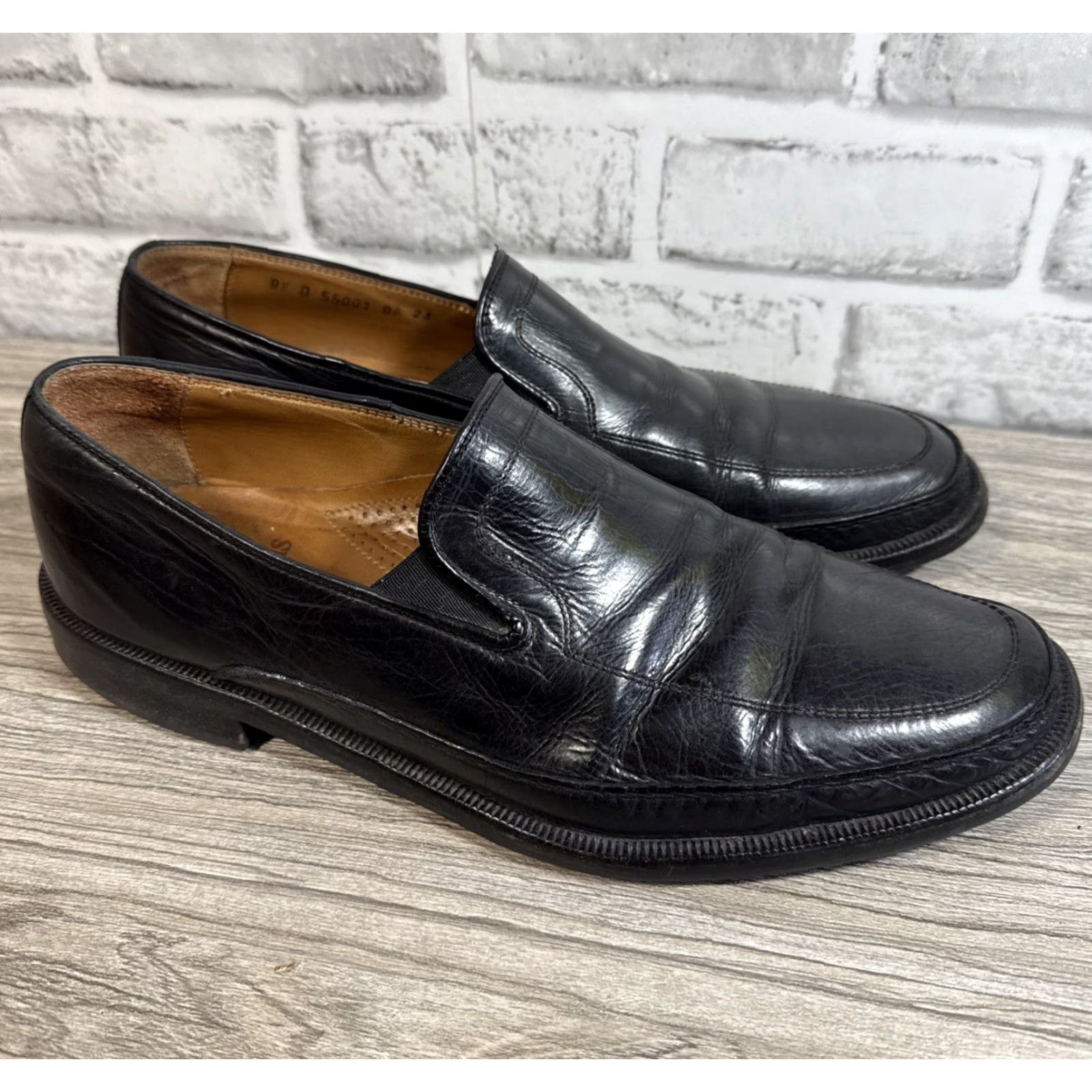 Allen Edmonds Allen Edmonds Merano Black Slip On Loafers Mens 9.5 D Dress Shoes Leather Modern Classic Mens Shoes Black Size US 10 / EU 43 - 2 Thumbnail