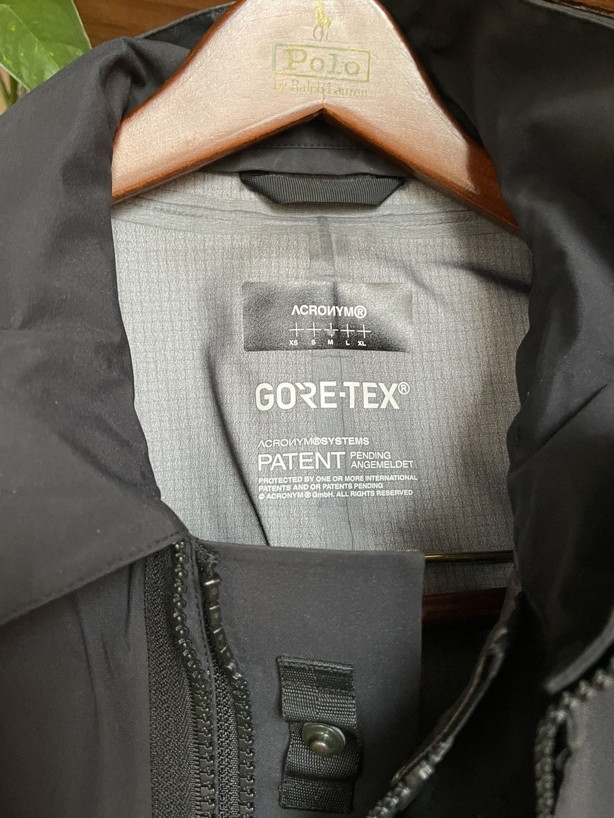 Acronym Acronym J1a-GT 2.2 black medium Size US M / EU 48-50 / 2 - 4 Thumbnail