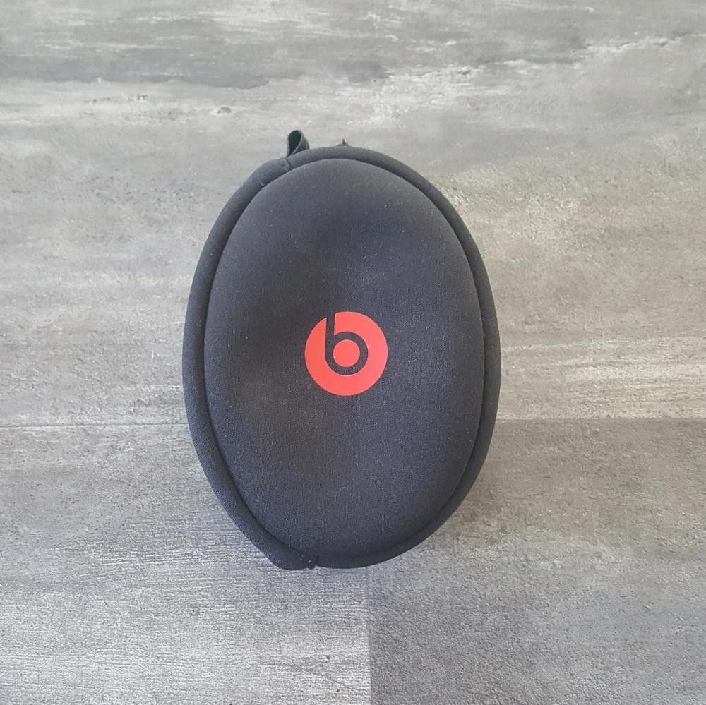 Designer Black Red BBD Headphone Travel Case Size ONE SIZE - 1 Thumbnail