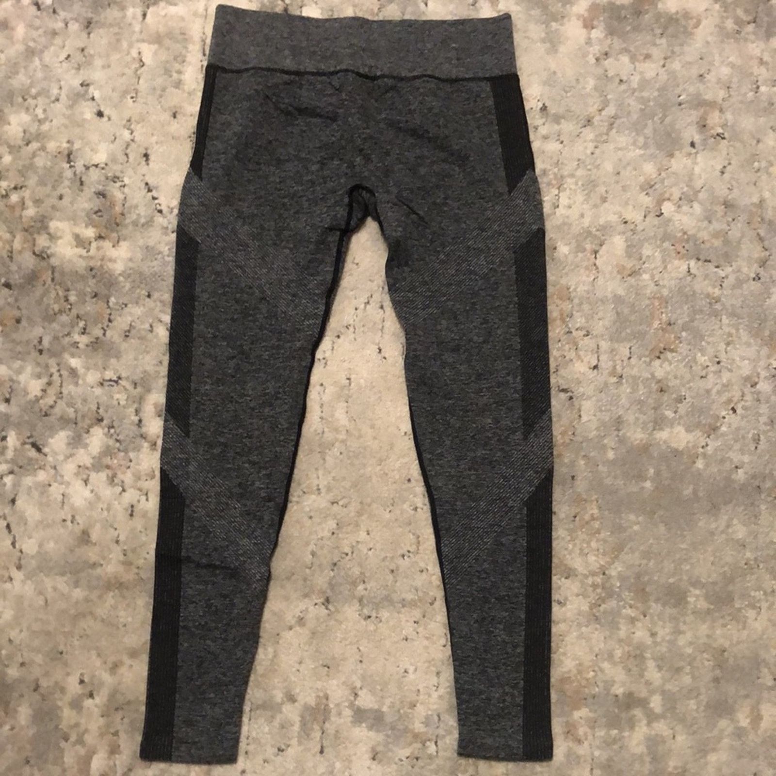 Forever 21 F21 • Grey and black leggings • Size L Size 34" / US 12 / IT 48 - 3 Thumbnail