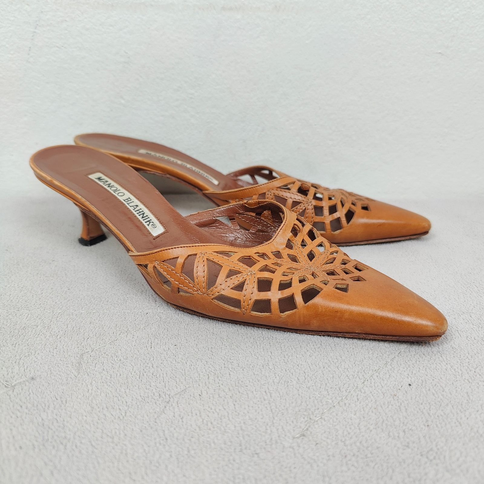 Manolo Blahnik Sandals Womens 36 6 Tan Laser Cut Slide Heel Shoes in Brown