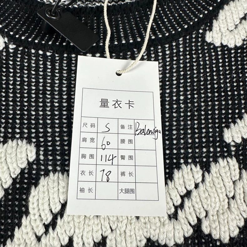 Balenciaga Balenciaga Full print black sweater 2504-Nextarrow Size US S / EU 44-46 / 1 - 7 Thumbnail