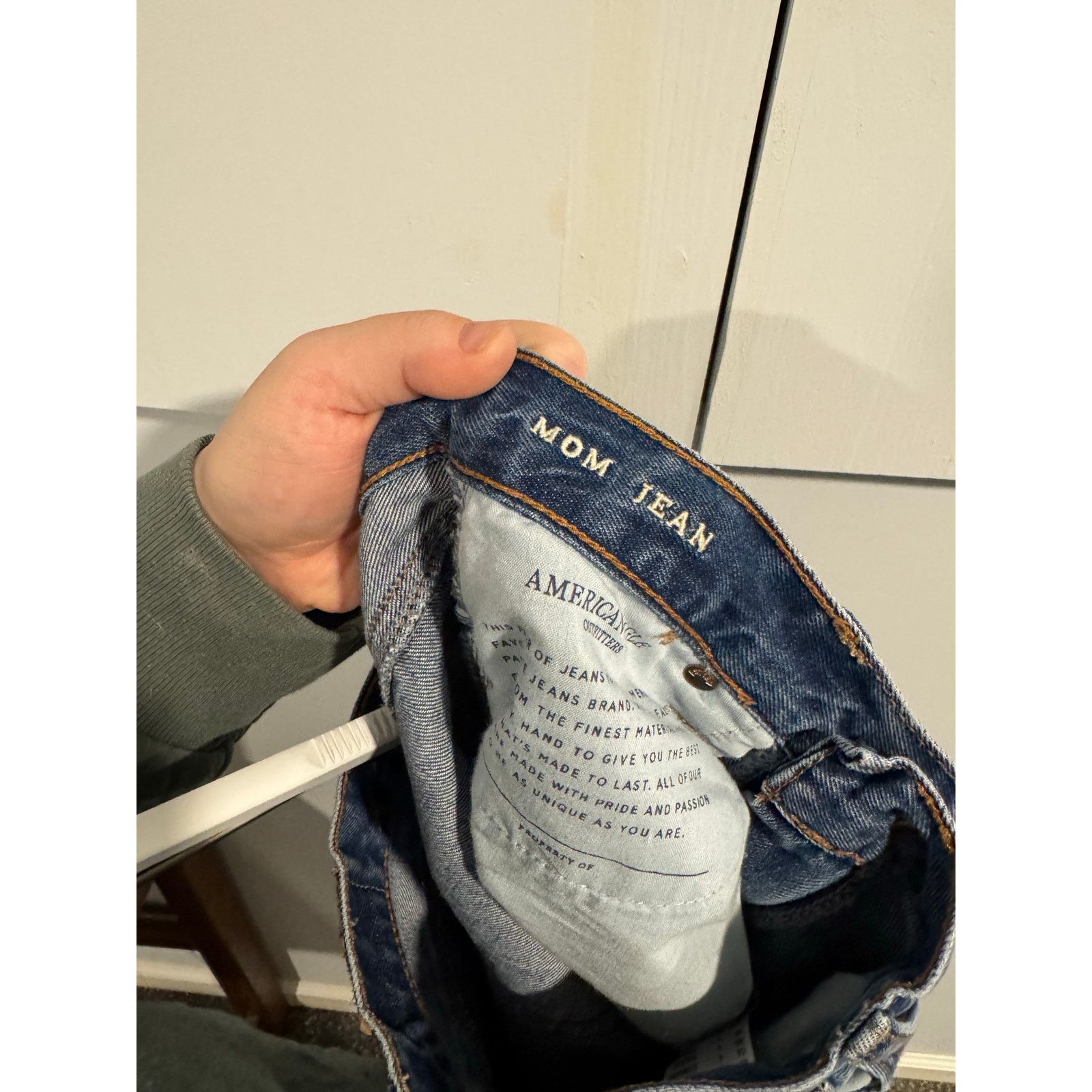 American Eagle Outfitters American Eagle Denim Mom Jean Size 4 Size 27" / US 4 / IT 40 - 3 Thumbnail