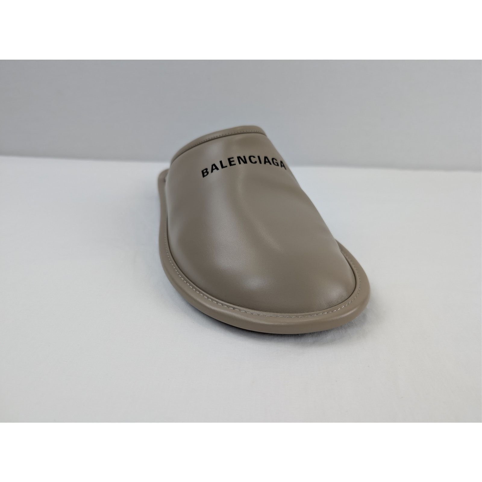 Balenciaga o1rshd1 Carrera Lux Calfskin Home Flat Slipper Taupe/Black Size US 9 / EU 42 - 2 Thumbnail