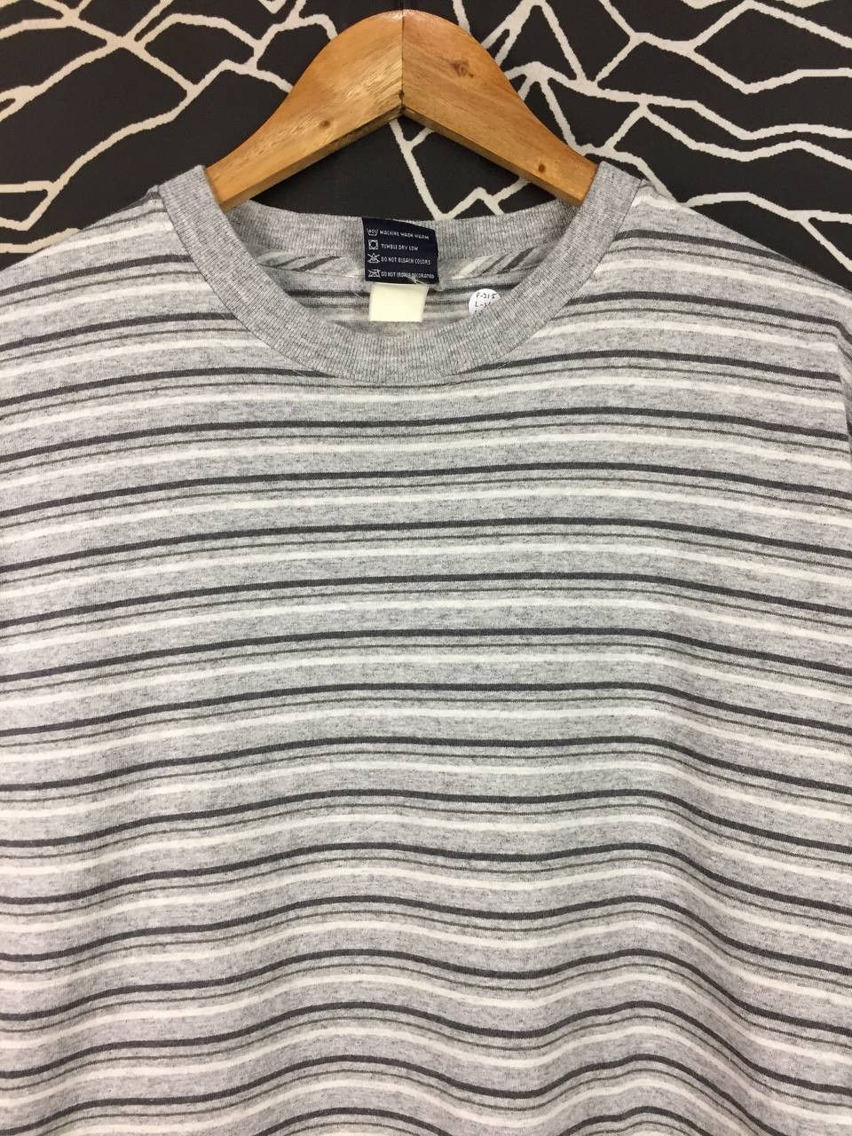 Uniqlo Vtg Uniqlo Made In USA Striped Long Sleeve Crewneck Tee Size US L / EU 52-54 / 3 - 3 Thumbnail
