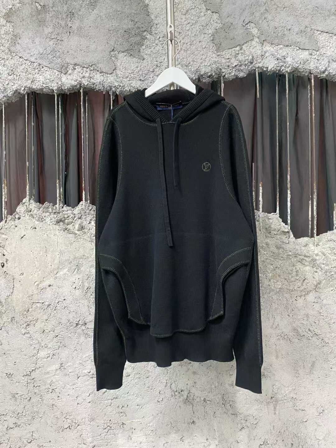 Louis Vuitton Louis Vuitton Black Wool Hoodie Size L Size US L / EU 52-54 / 3 - 1 Thumbnail