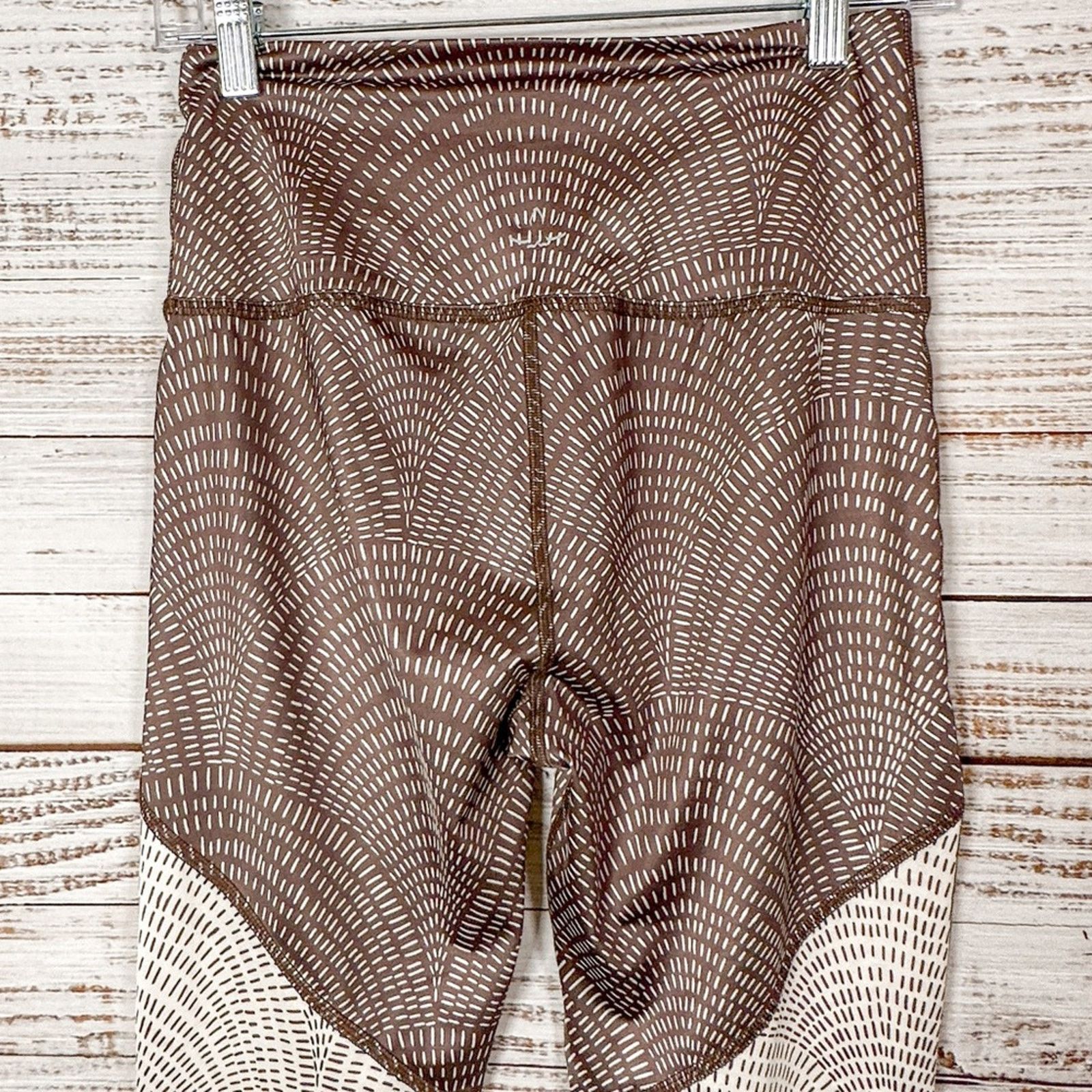 Beyond Yoga Beyond Yoga Lux Angled Midi Legging, EUC, Medium, MSRP $88 Size 28" / US 6 / IT 42 - 5 Thumbnail