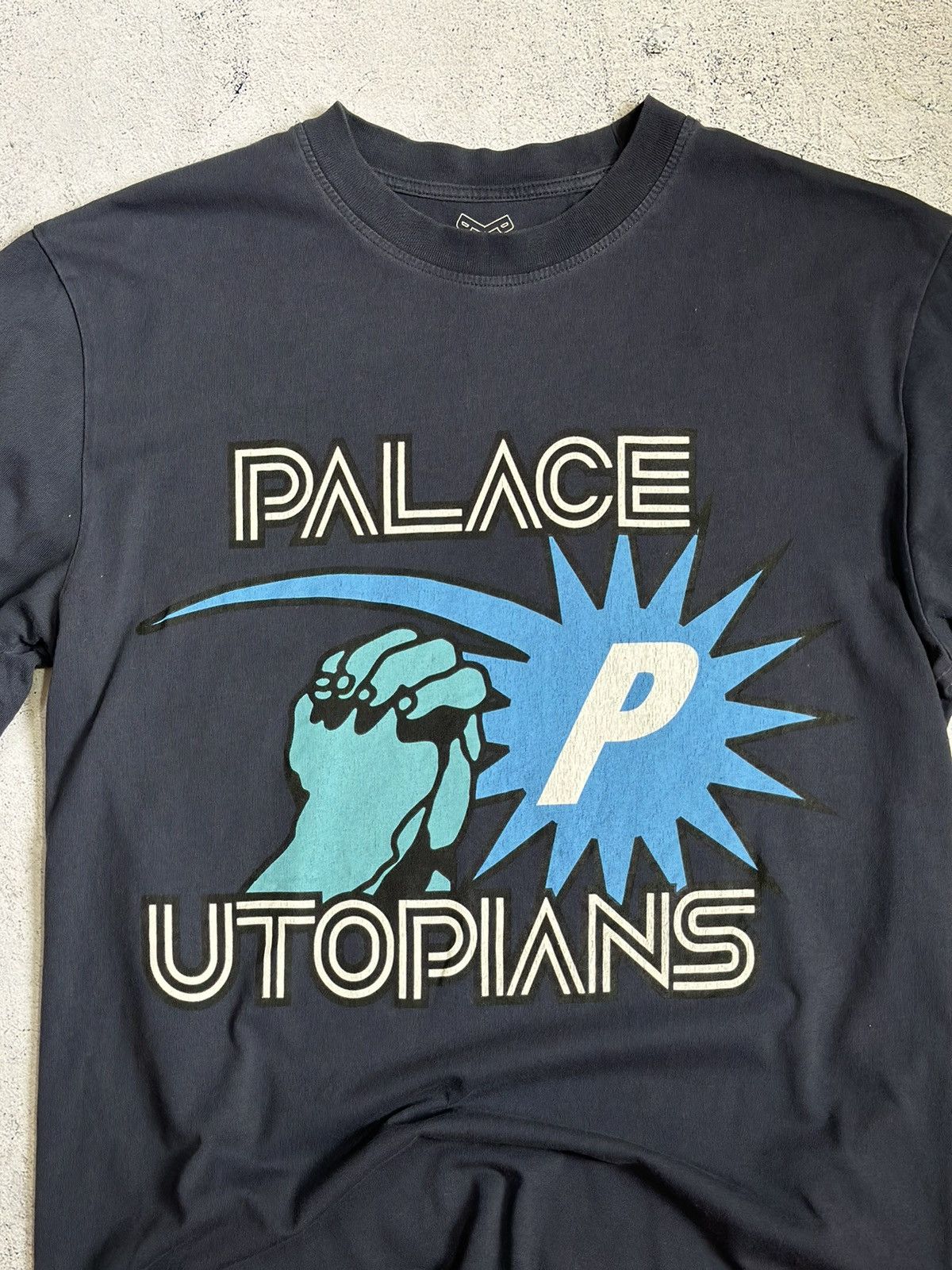 Palace 🩸RARE🩸 Palace Utopians tee Size US M / EU 48-50 / 2 - 5 Thumbnail