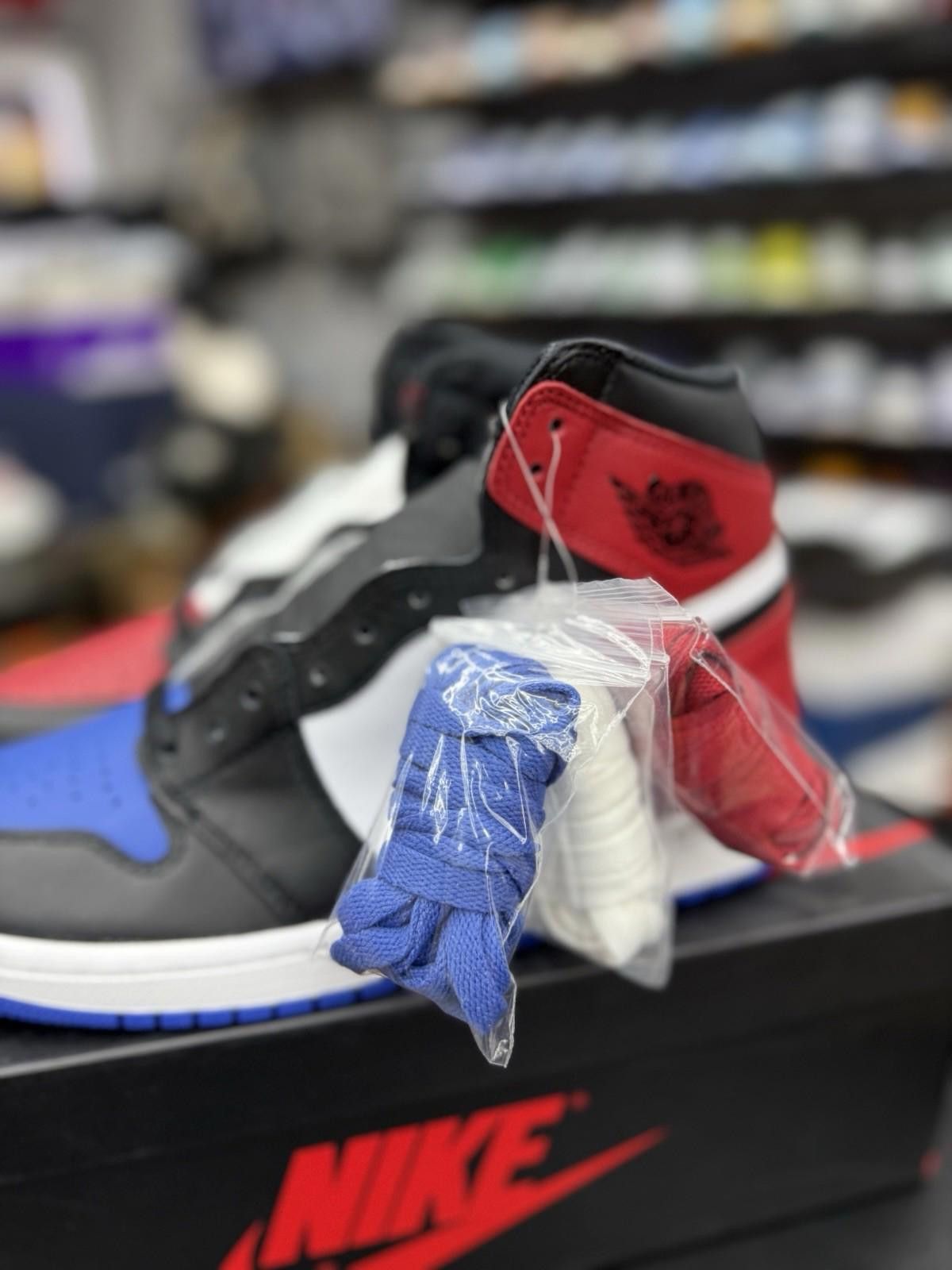 Jordan Brand Size 10 - Air Jordan 1 Retro High OG Top 3 2016 NEW Size US 10 / EU 43 - 8 Thumbnail