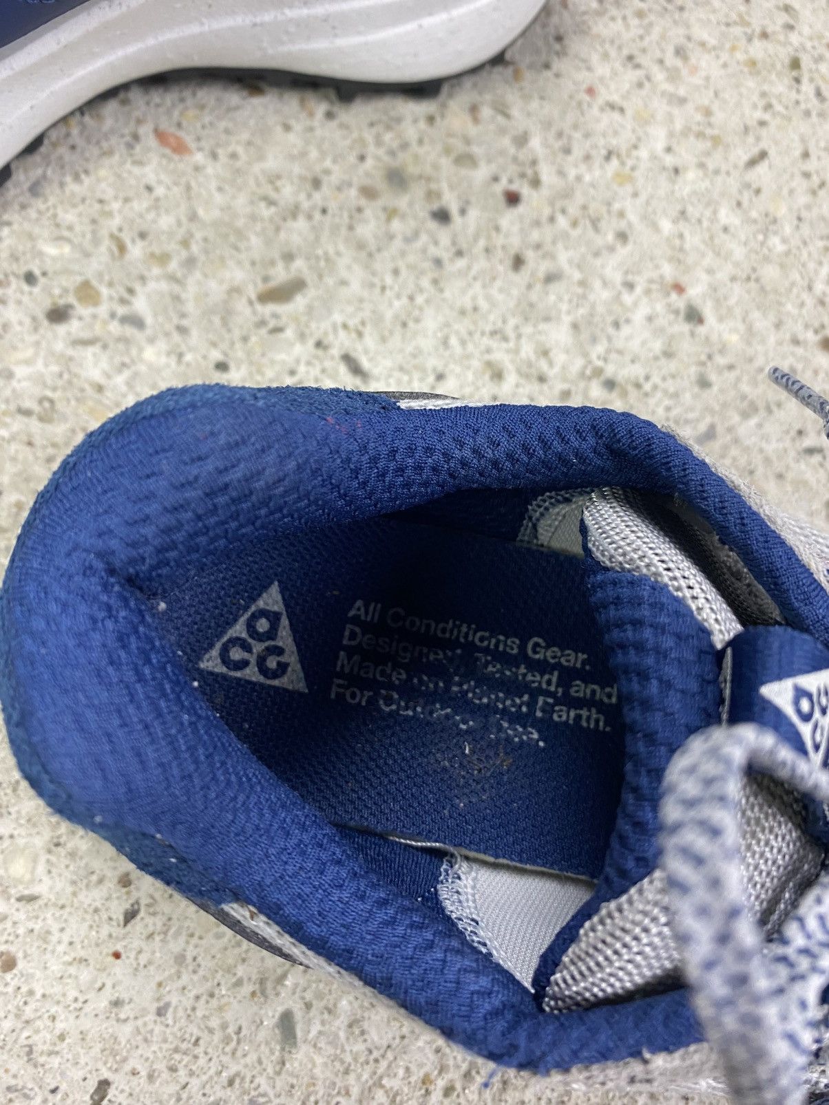 Nike ACG Nike acg lowcate trekking shoes mountains navy grey Size US 5.5 / EU 38 - 11 Thumbnail